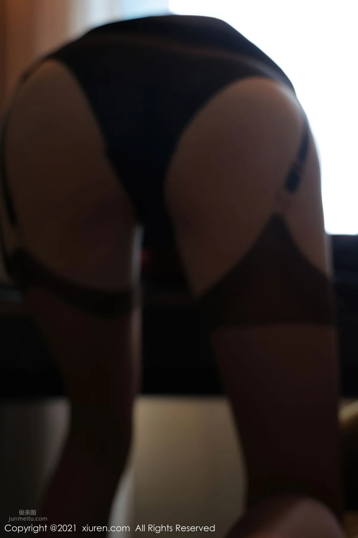 都市丽人Arude薇薇 娇艳多姿的服饰_9