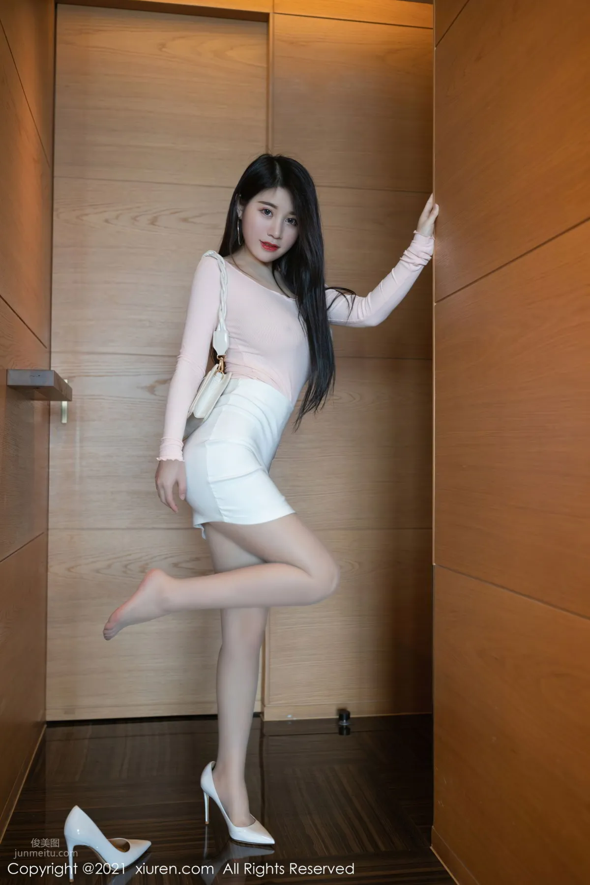Meiqi Mia's Macau Travel Shoot, Pink Charming Outfit Theme photo 6