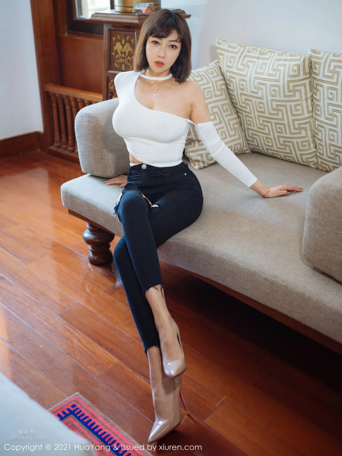 Mature Beauty Song Guoer Victoria, Unique Ripped Jeans photo 10