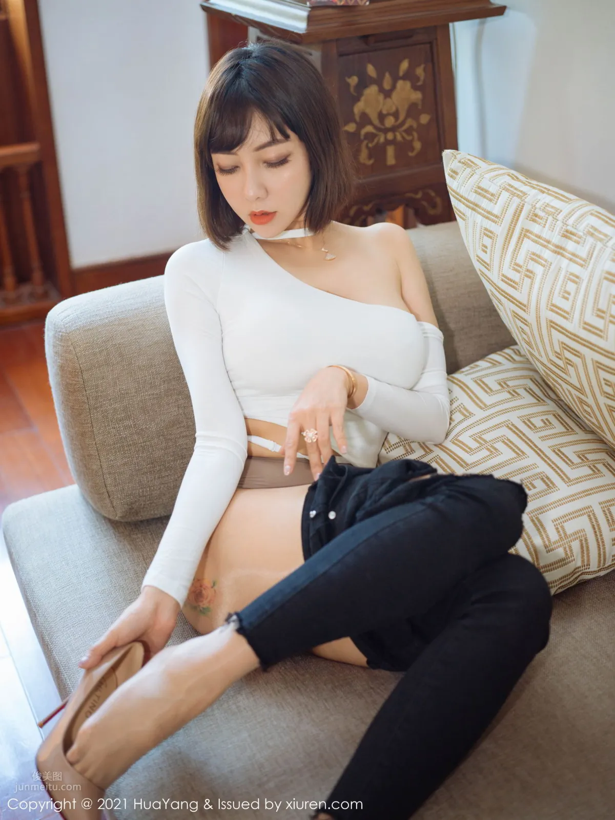 Mature Beauty Song Guoer Victoria, Unique Ripped Jeans photo 19