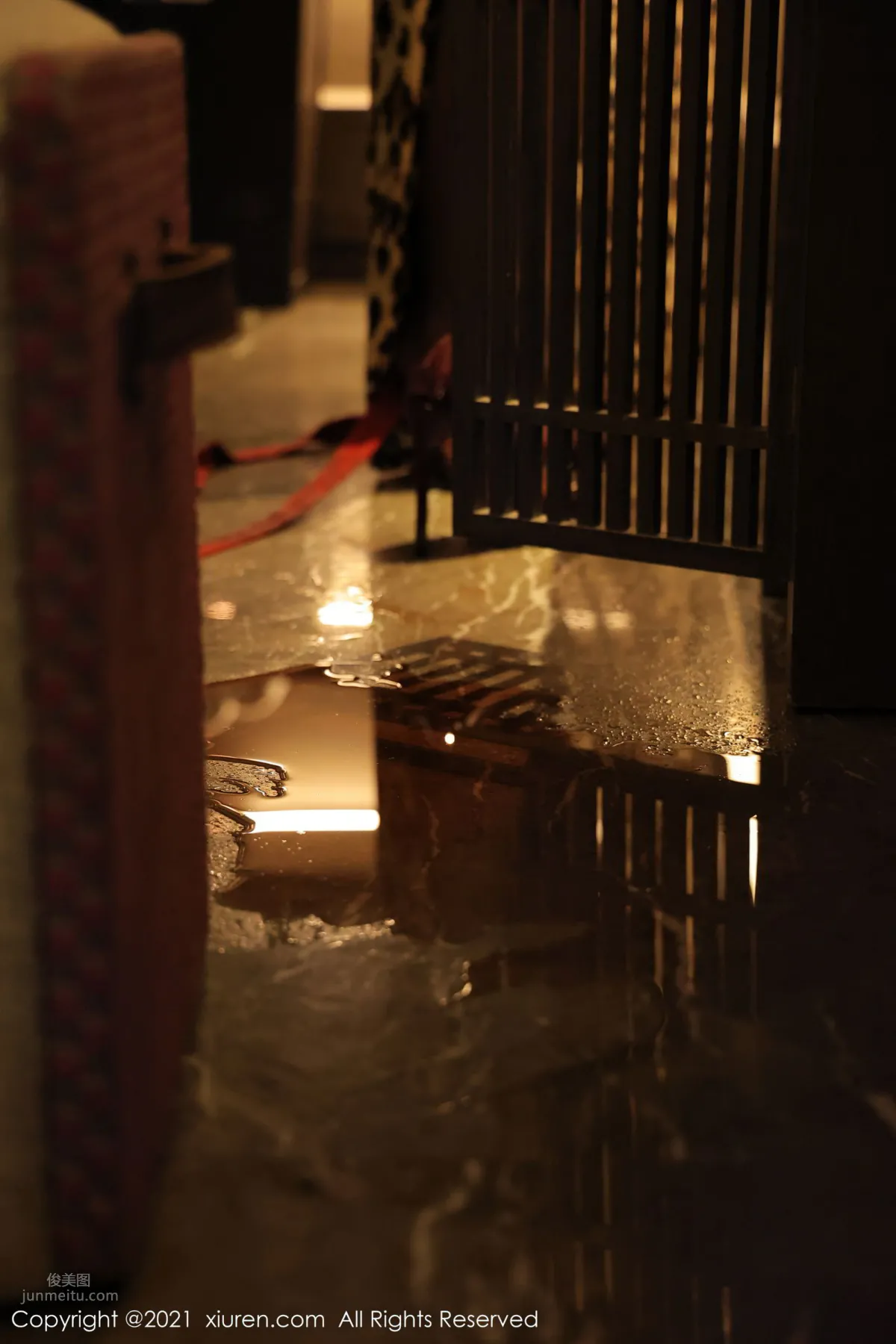 Meiqi Mia's Story Theme, Delivering a Bottle of Red Wine to the Room photo 80