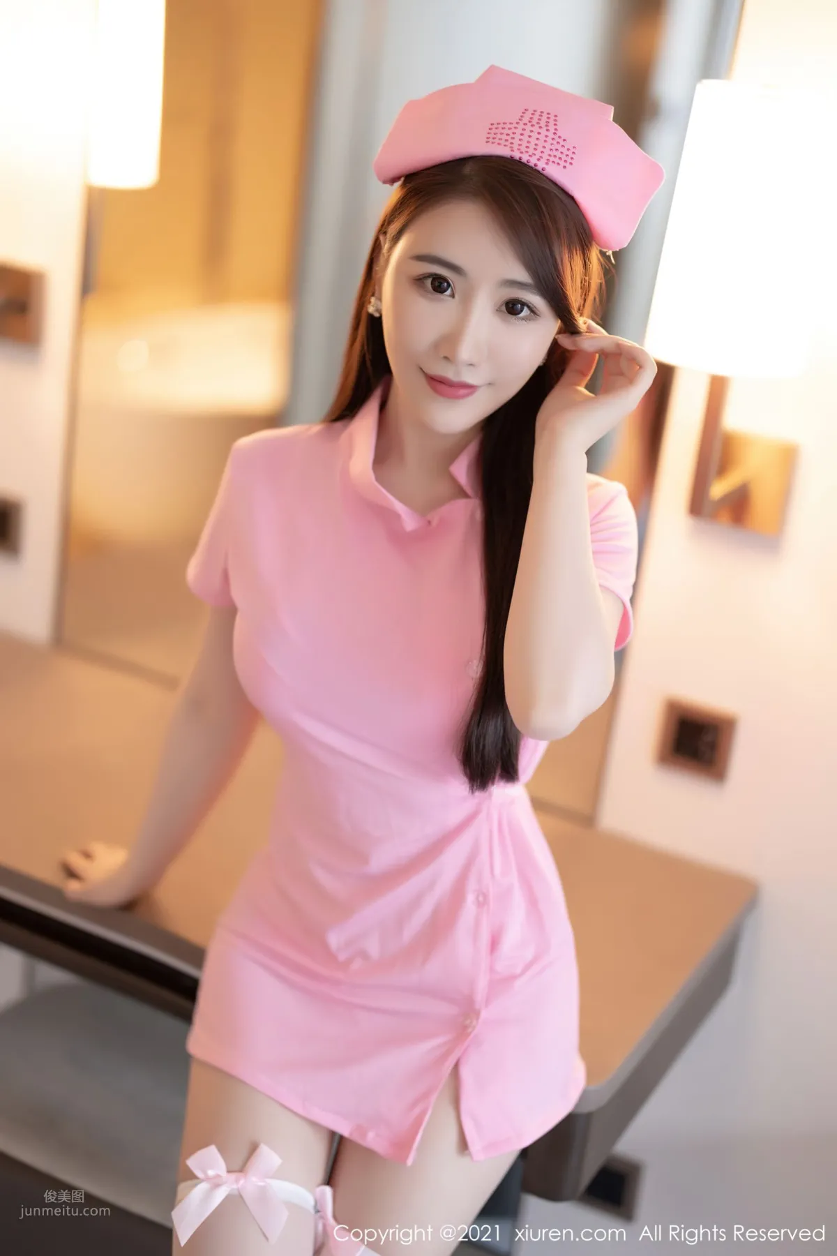 Pink Nurse Fei Yueying, Charming and Graceful Figure photo 4