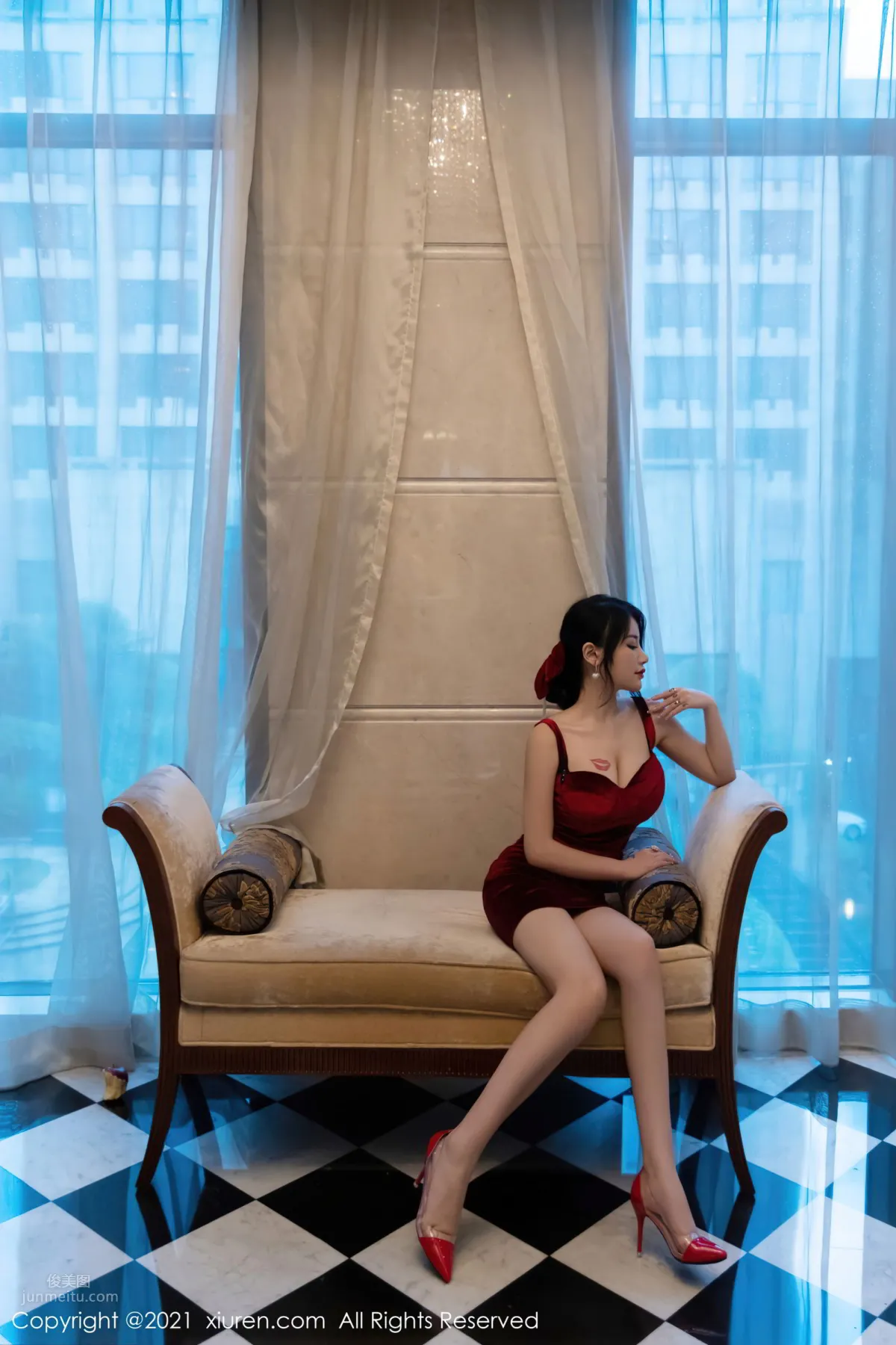 Plump and Well-Proportioned Meiqi Mia Red Tight Outfit Theme photo 8
