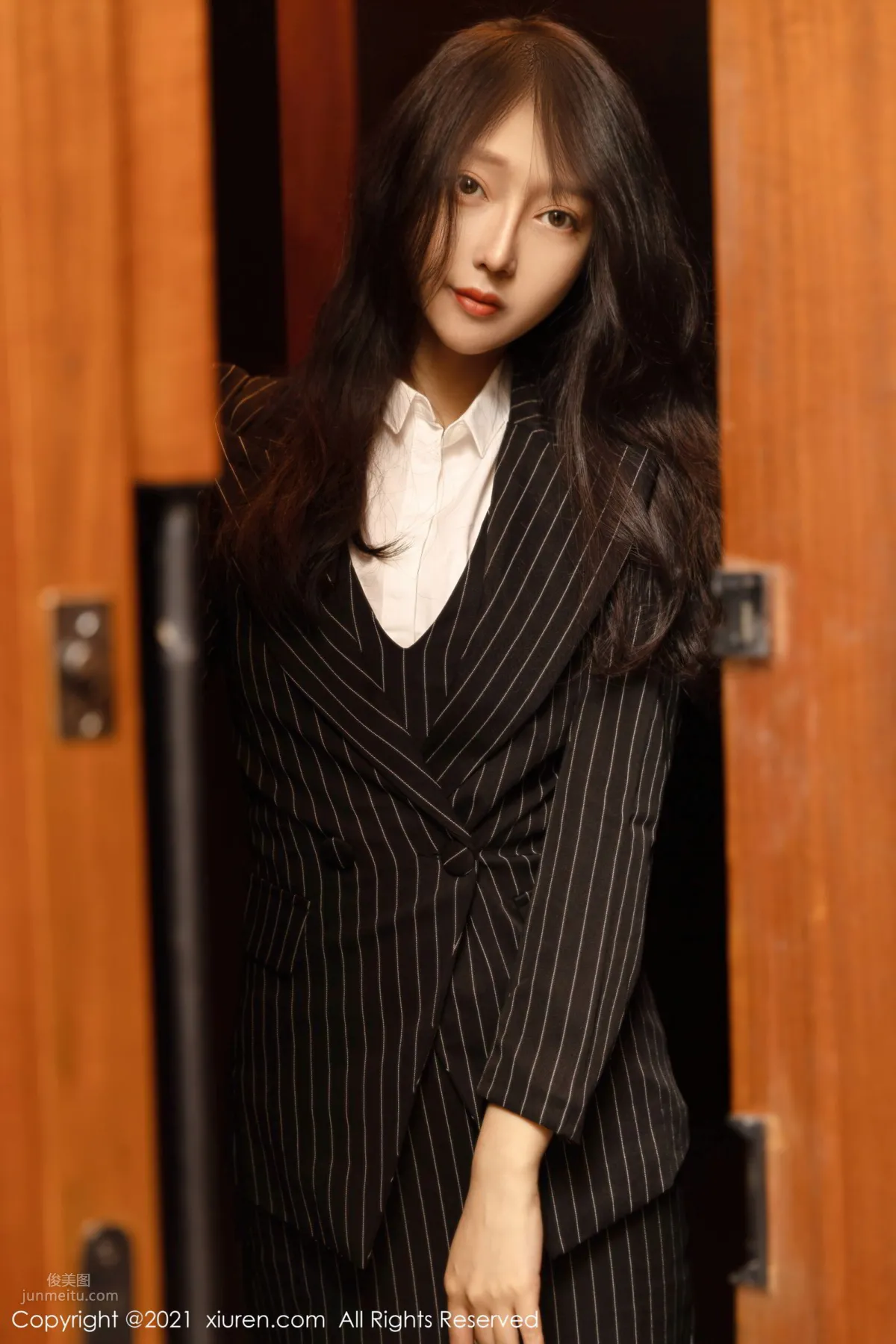 Hotel Repairman Yue Eryue, On Call with Attentive Service photo 7