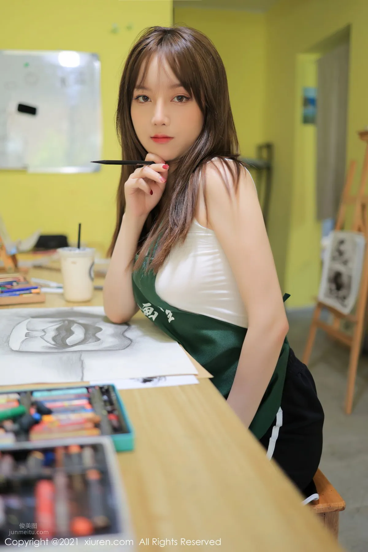 丰满妹子豆瓣酱 画室主题系列_1