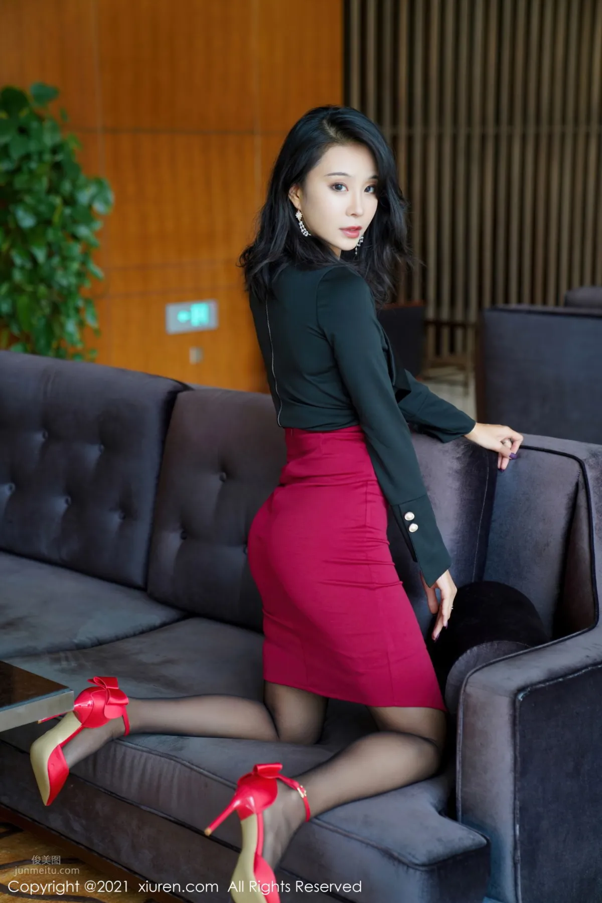 Beautiful Girl Lan Xia Akasha, Charming and Versatile Classic Workplace OL photo 5