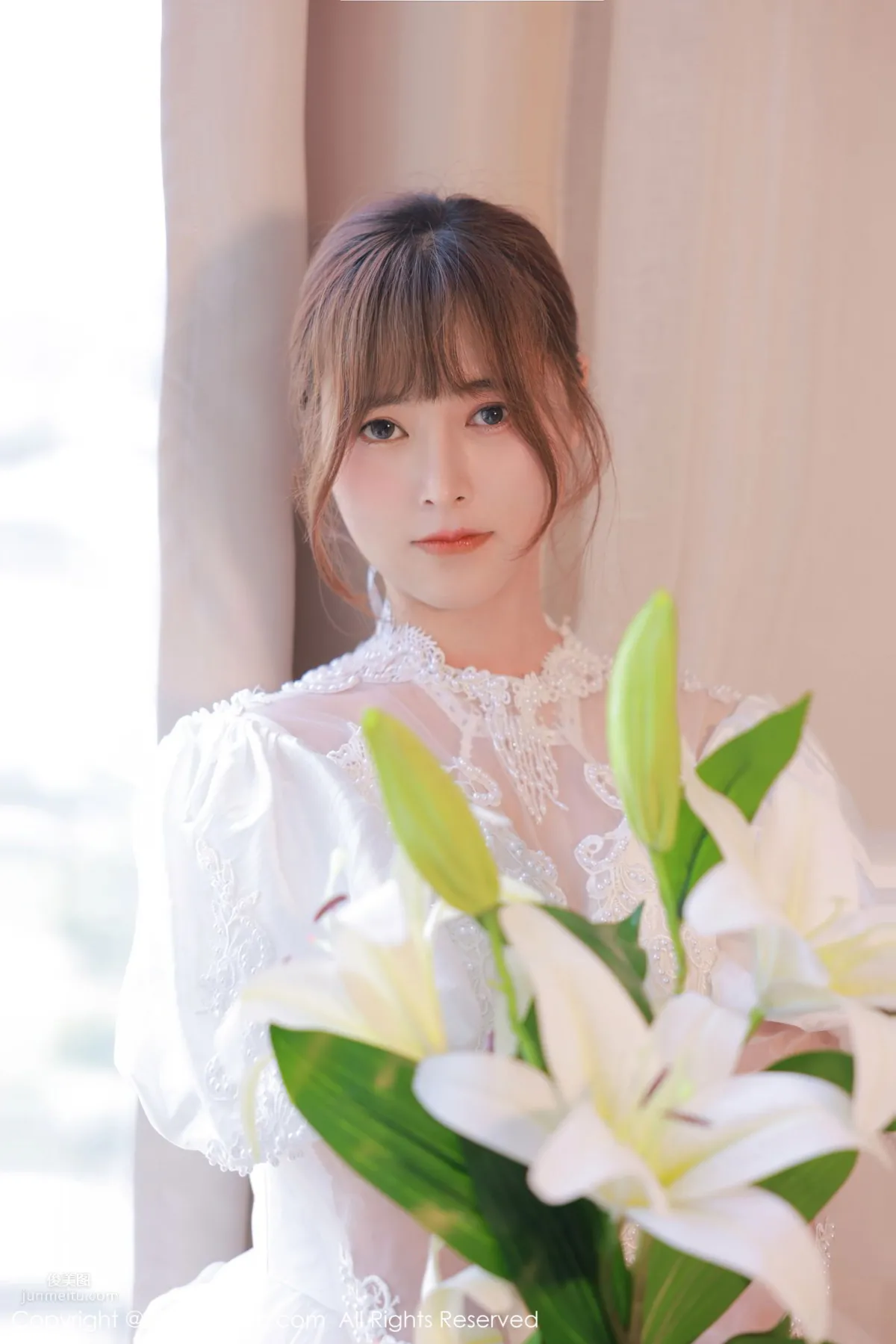 欧派模特奈沐子 唯美动人白色婚纱_2