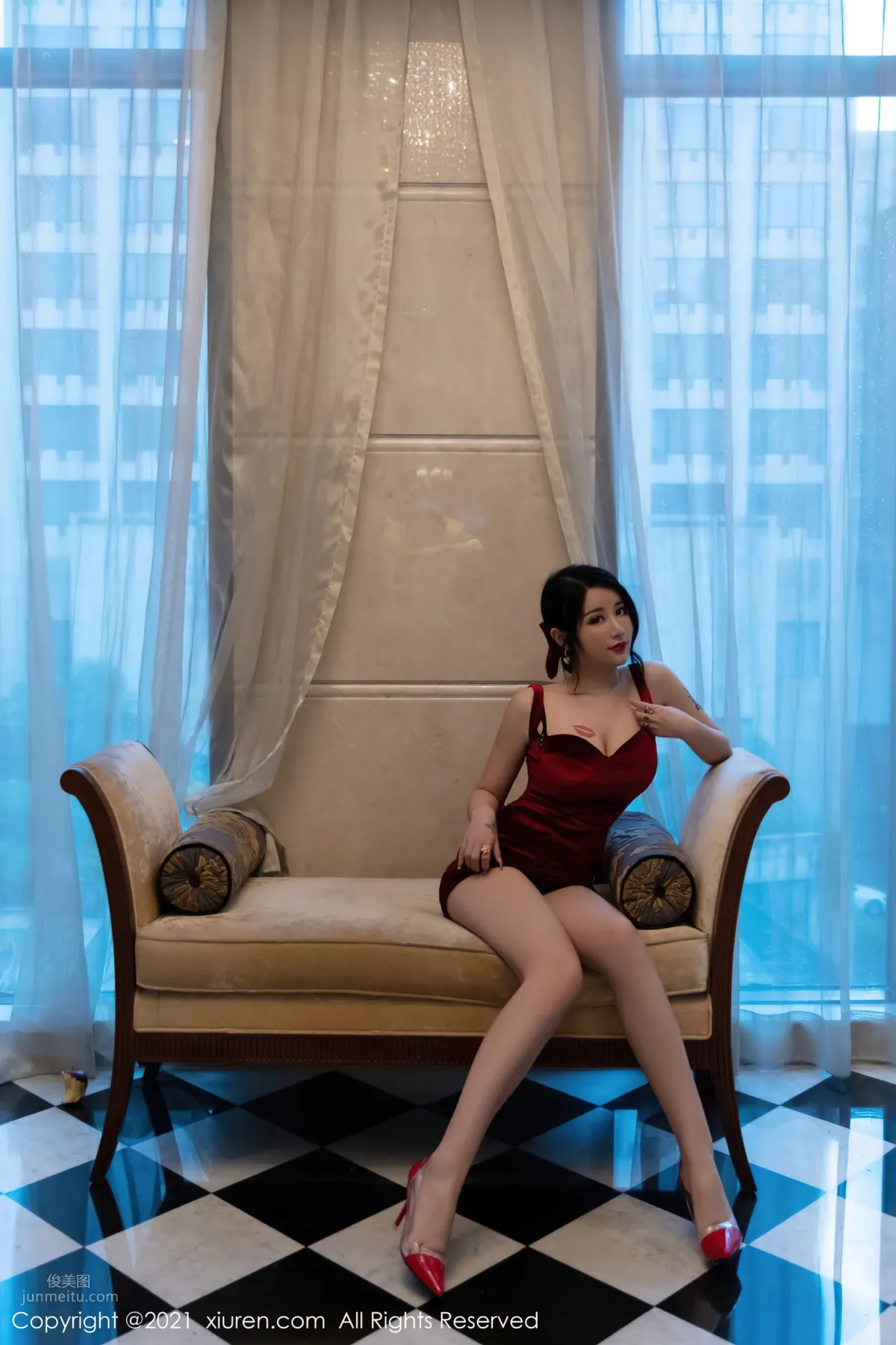 Plump and Well-Proportioned Meiqi Mia Red Tight Outfit Theme photo 10