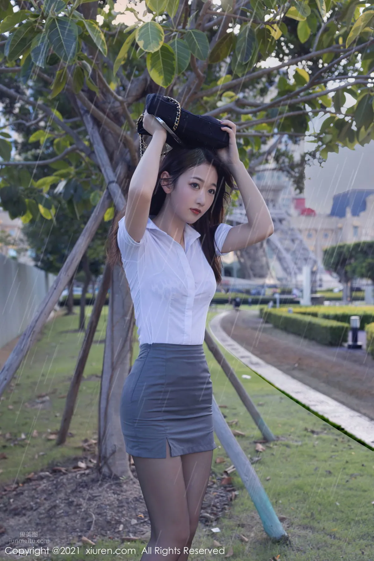 Street Encounter with Tang Anqi, The Wonderful Story of Sheltering from the Rain photo 13