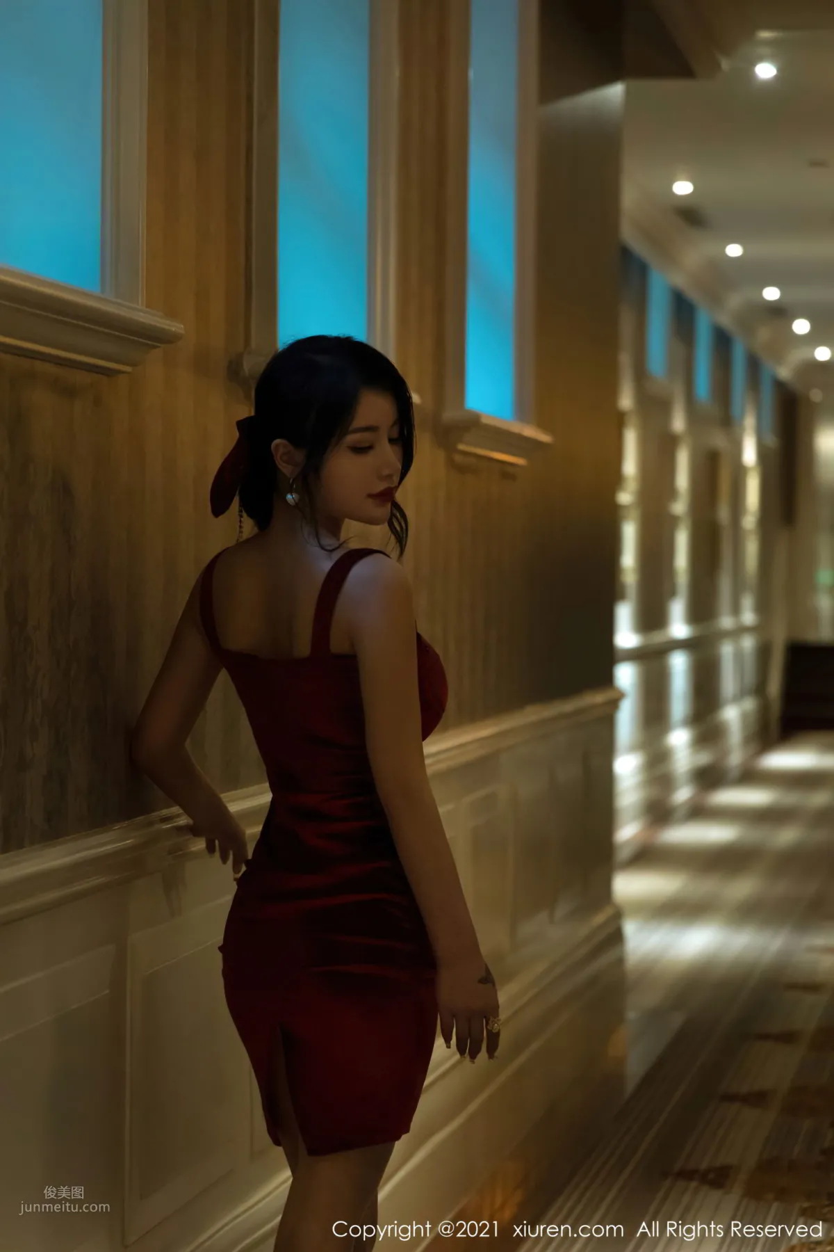 Plump and Well-Proportioned Meiqi Mia Red Tight Outfit Theme photo 14