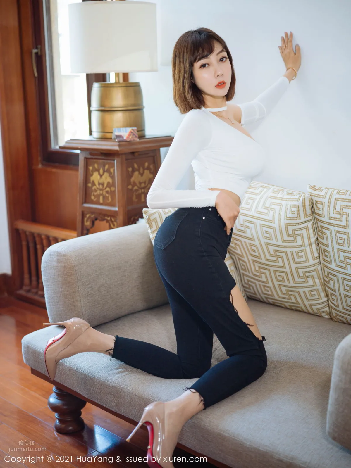 Mature Beauty Song Guoer Victoria, Unique Ripped Jeans photo 11