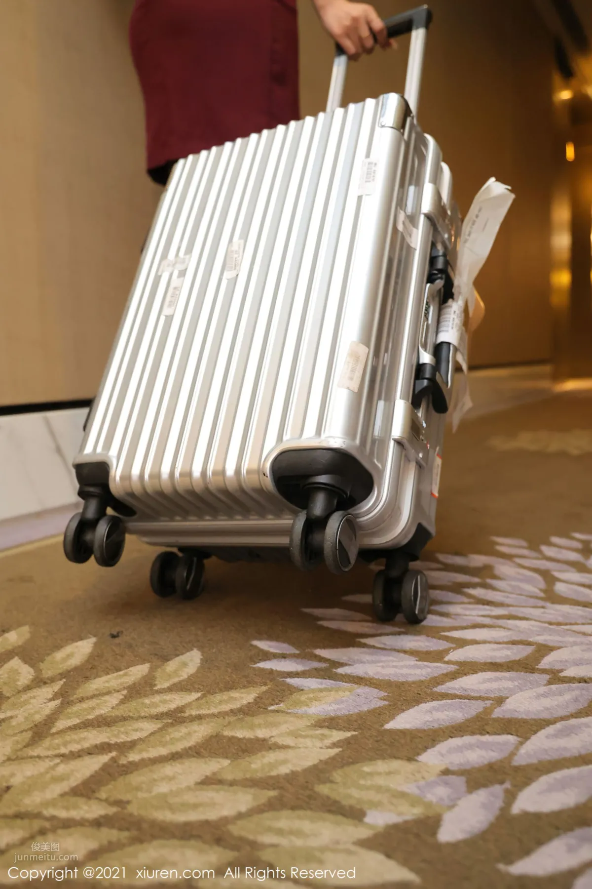 Flight Attendant Beauty Zhou Muxi Returns to Hotel After Getting Off the Plane photo 8