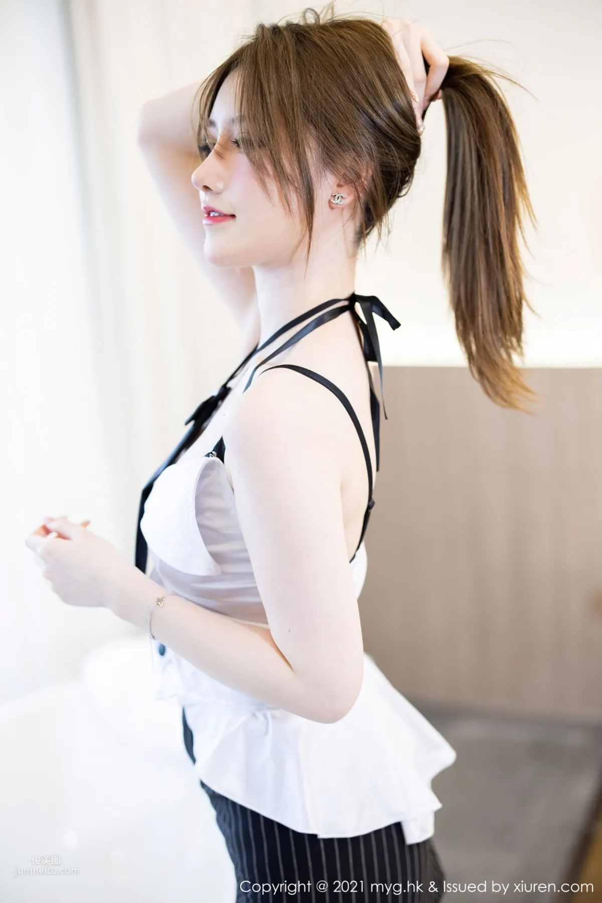 XiuRen Model Mei Taojiang Hangzhou Travel Shoot Full of Perks photo 44