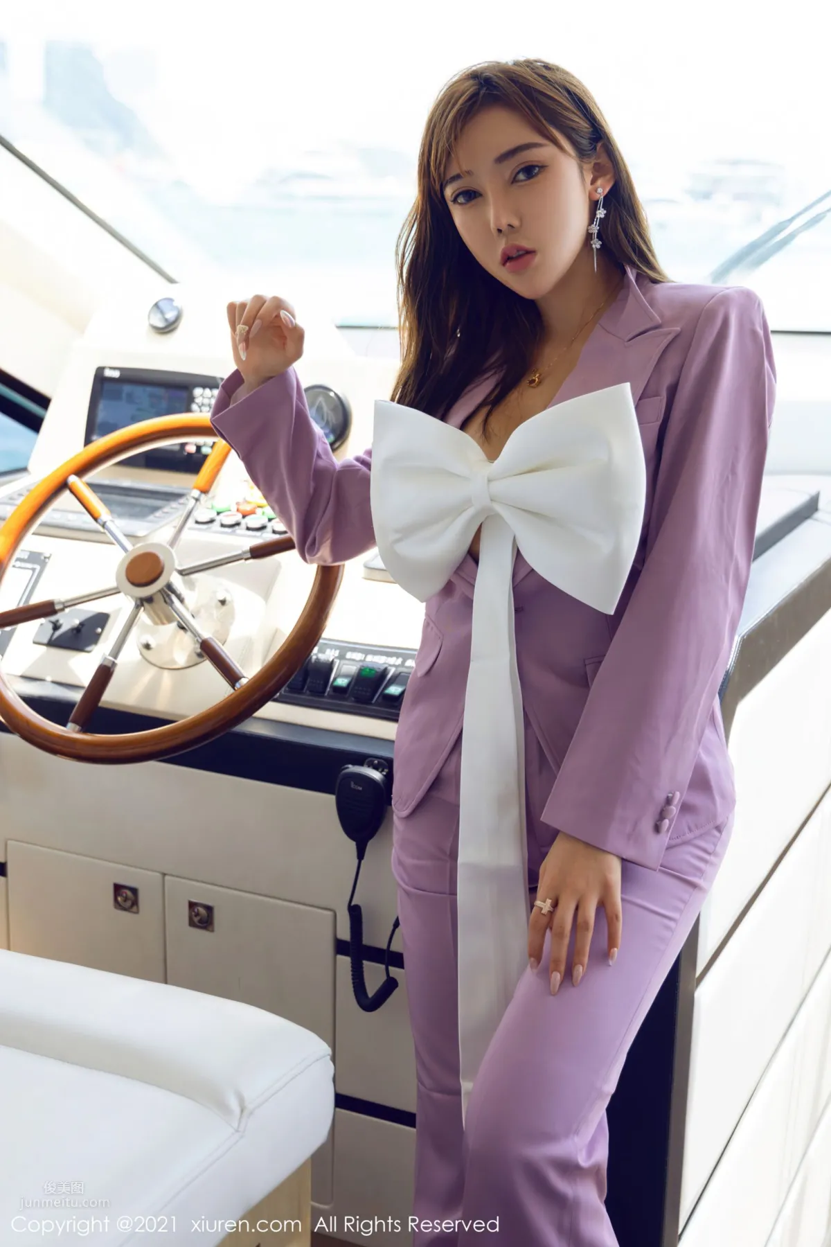萌汉药三亚旅拍 游艇独特礼结服饰_1