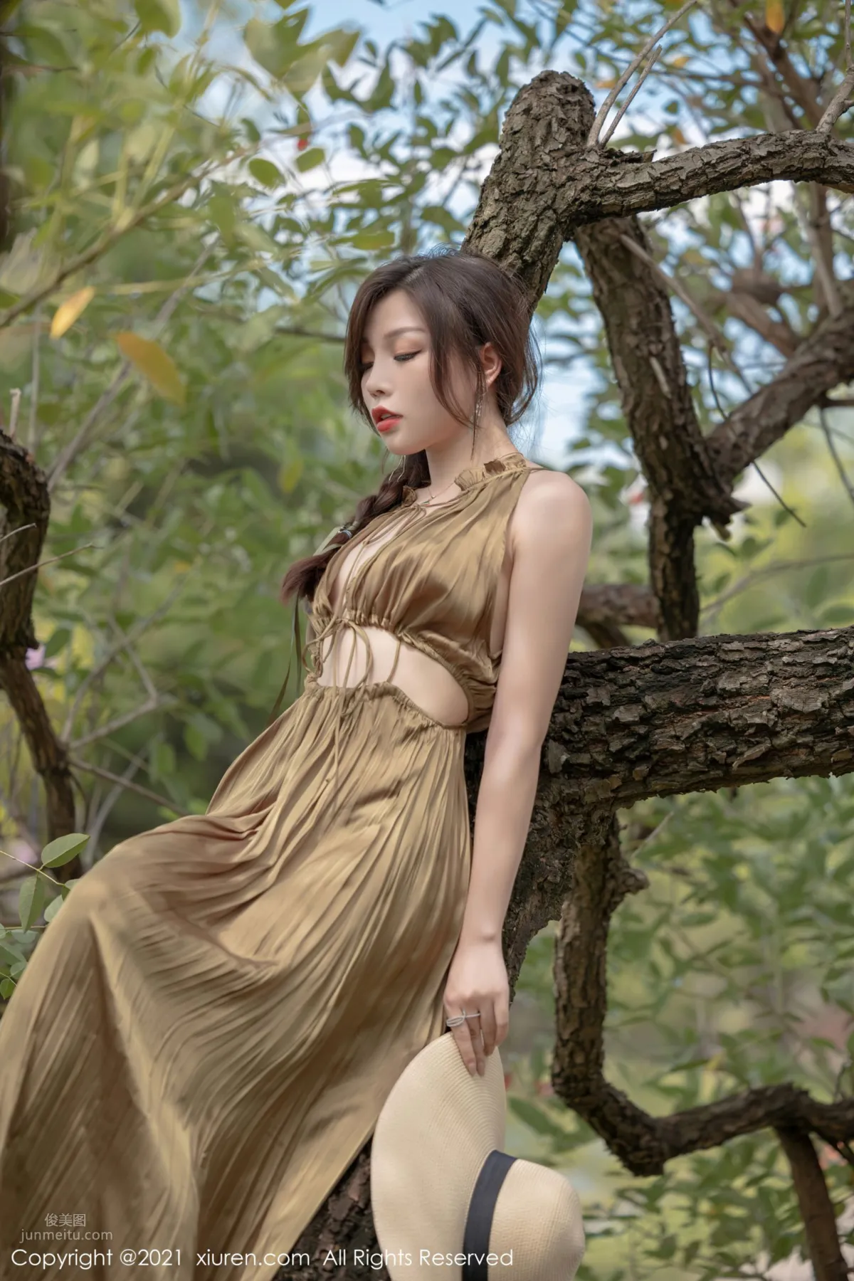 Elegant Goddess Zhizhi Booty, European Style Indoor Climax photo 15