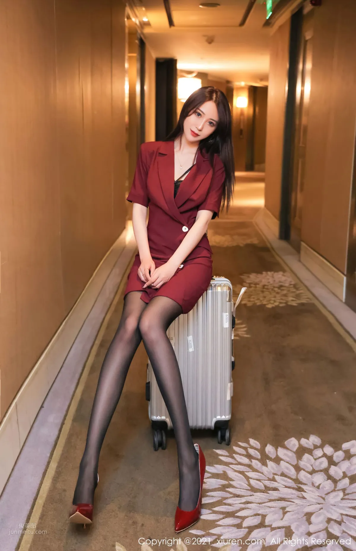 Flight Attendant Beauty Zhou Muxi Returns to Hotel After Getting Off the Plane photo 12