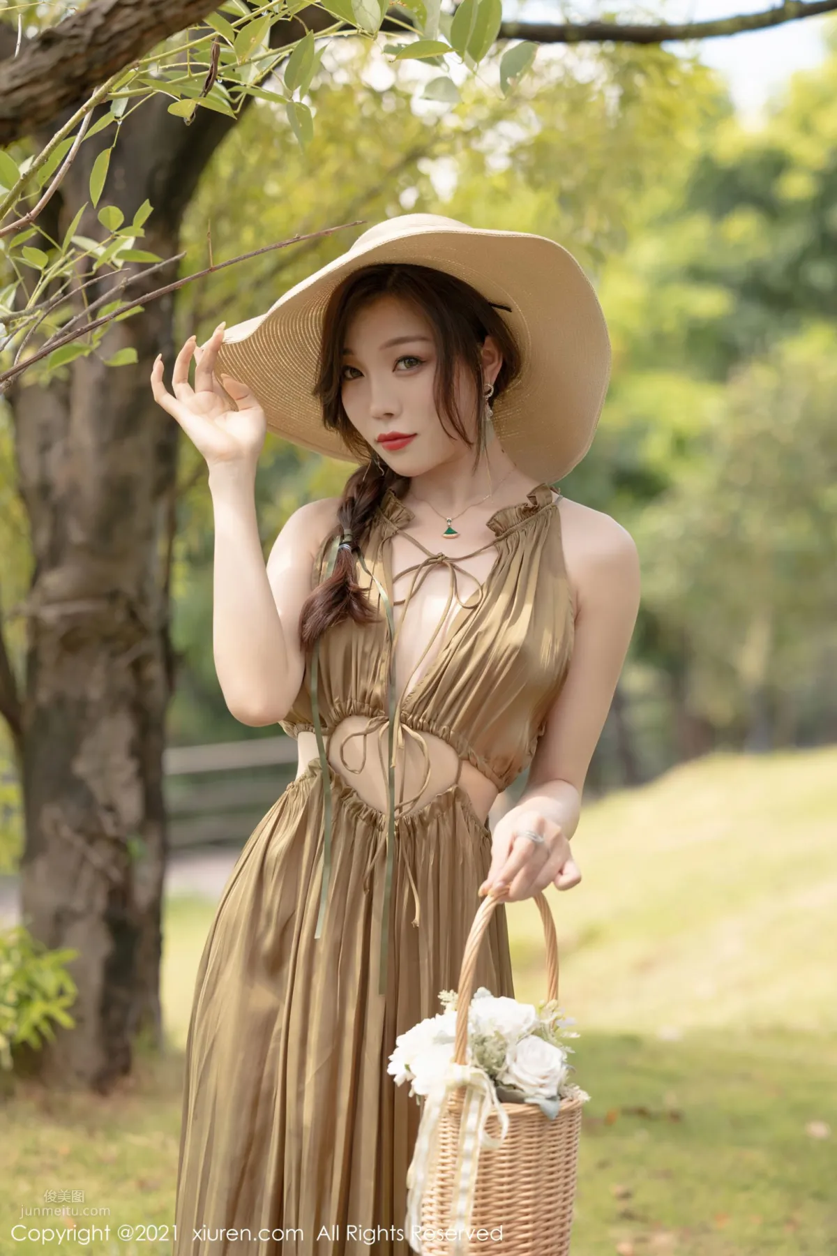 Elegant Goddess Zhizhi Booty, European Style Indoor Climax photo 5