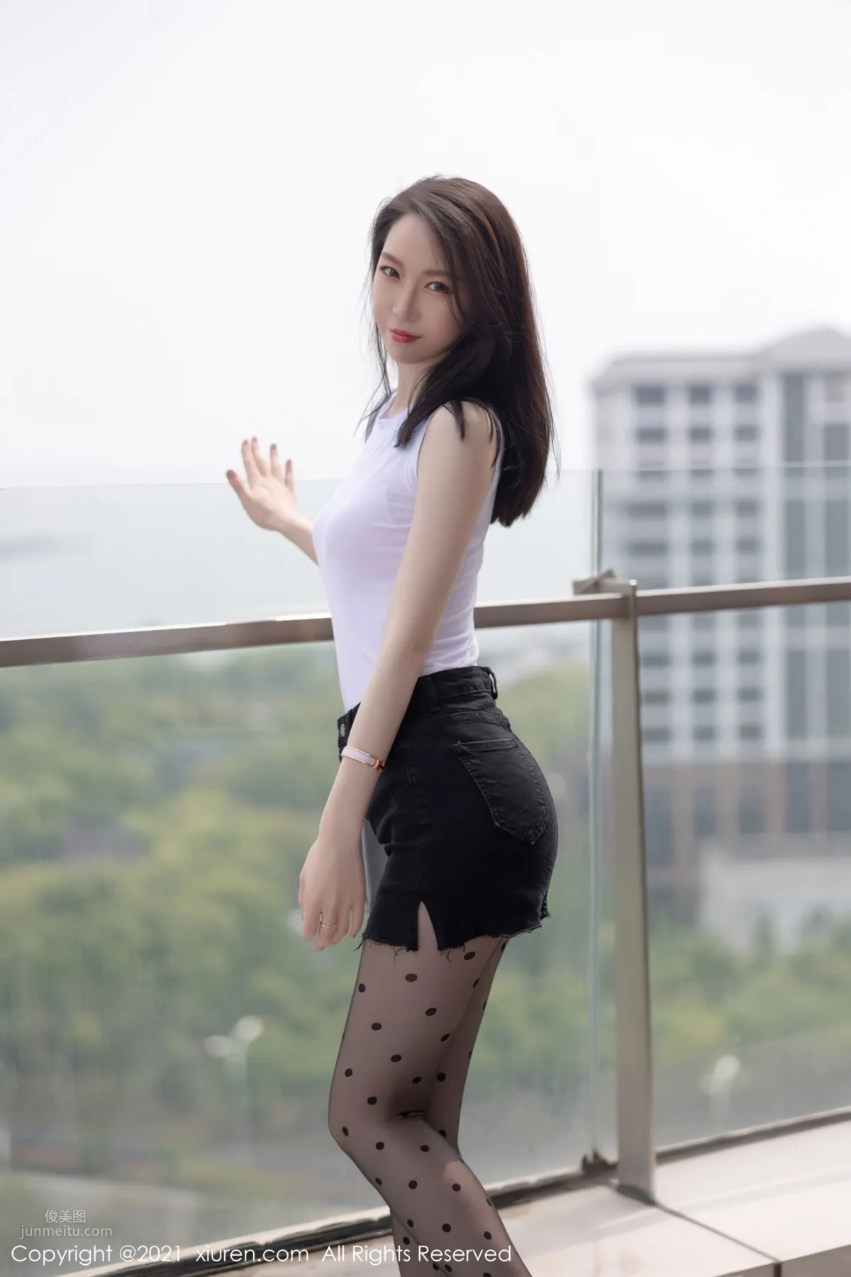 气质女神梦心月 肉色内衣婀娜动人_0