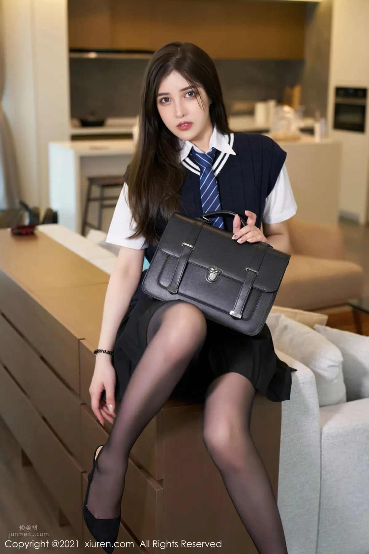 Curvy Older Sister Han Jingan, Pure Style School Uniform photo 9