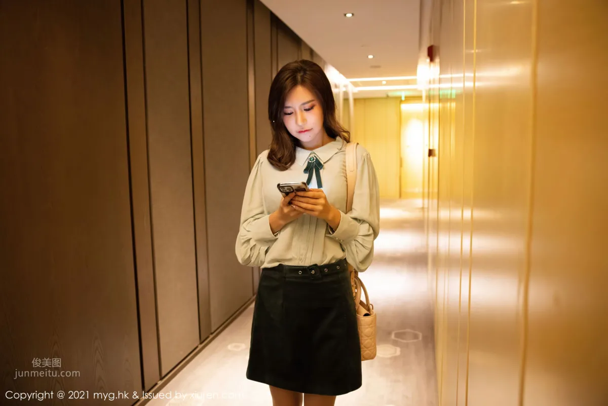 Qi Lijia Jiangsu Zhejiang Shanghai Travel Shoot, Discussing Project Theme with Boss Wang photo 5