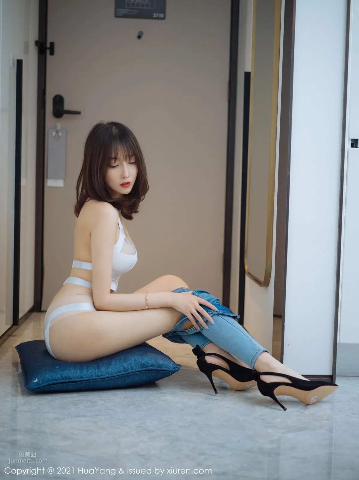 Beautiful Woman Yue Eryue, Distinctive Charming Clothing photo 38