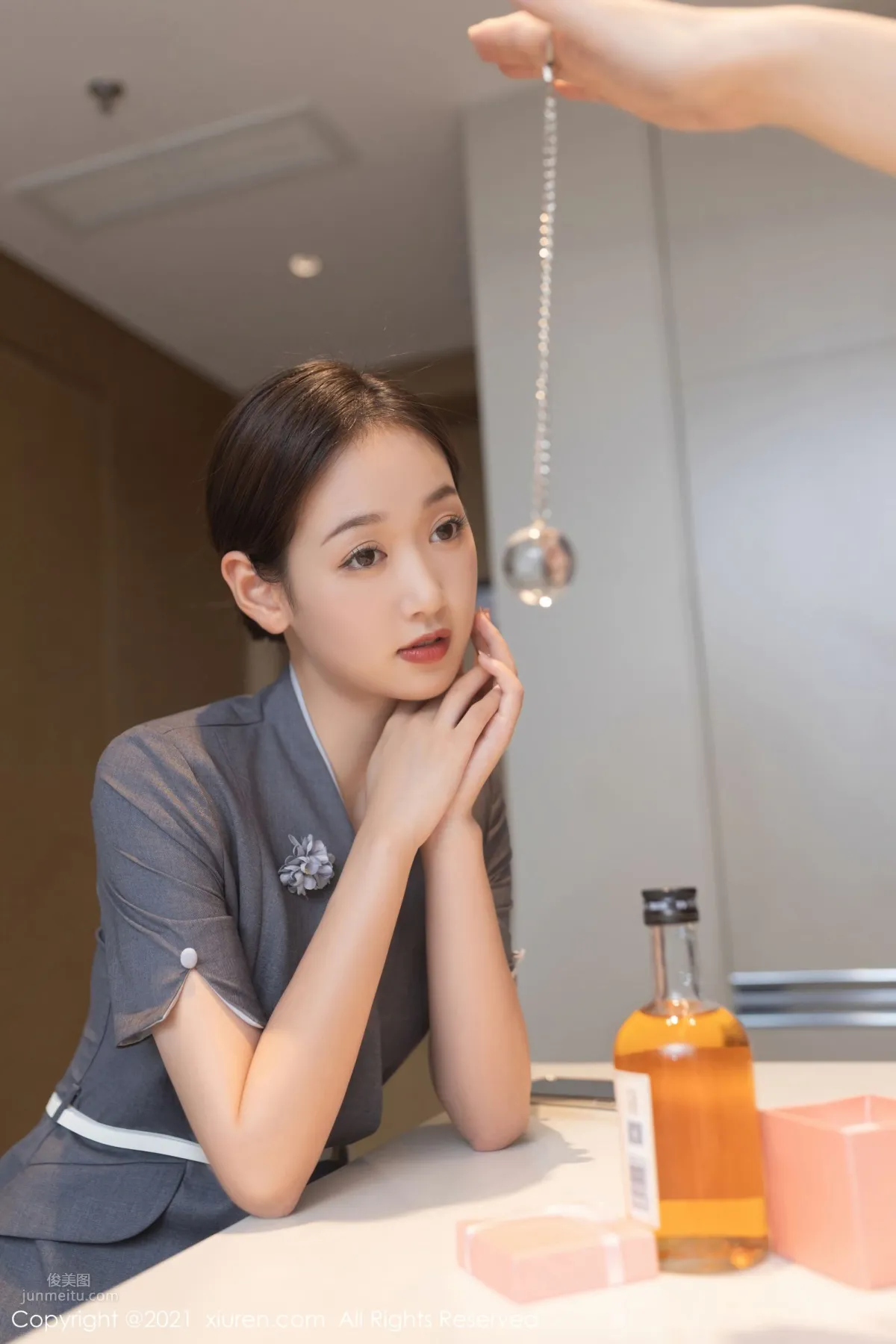 Tang Anqi's Hypnosis Theme, Capable and Elegant Professional Attire photo 17