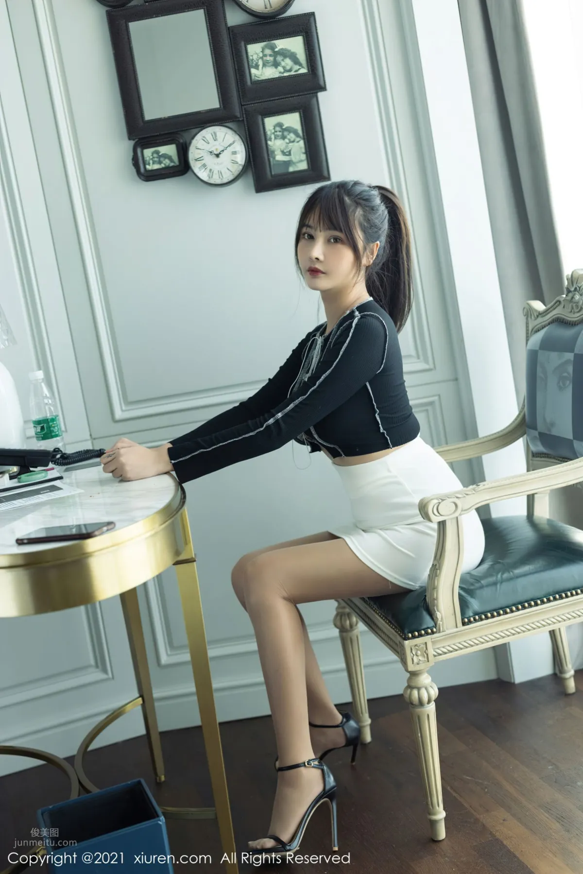 丰满妹子萌奈子 超A的短裙有致_2
