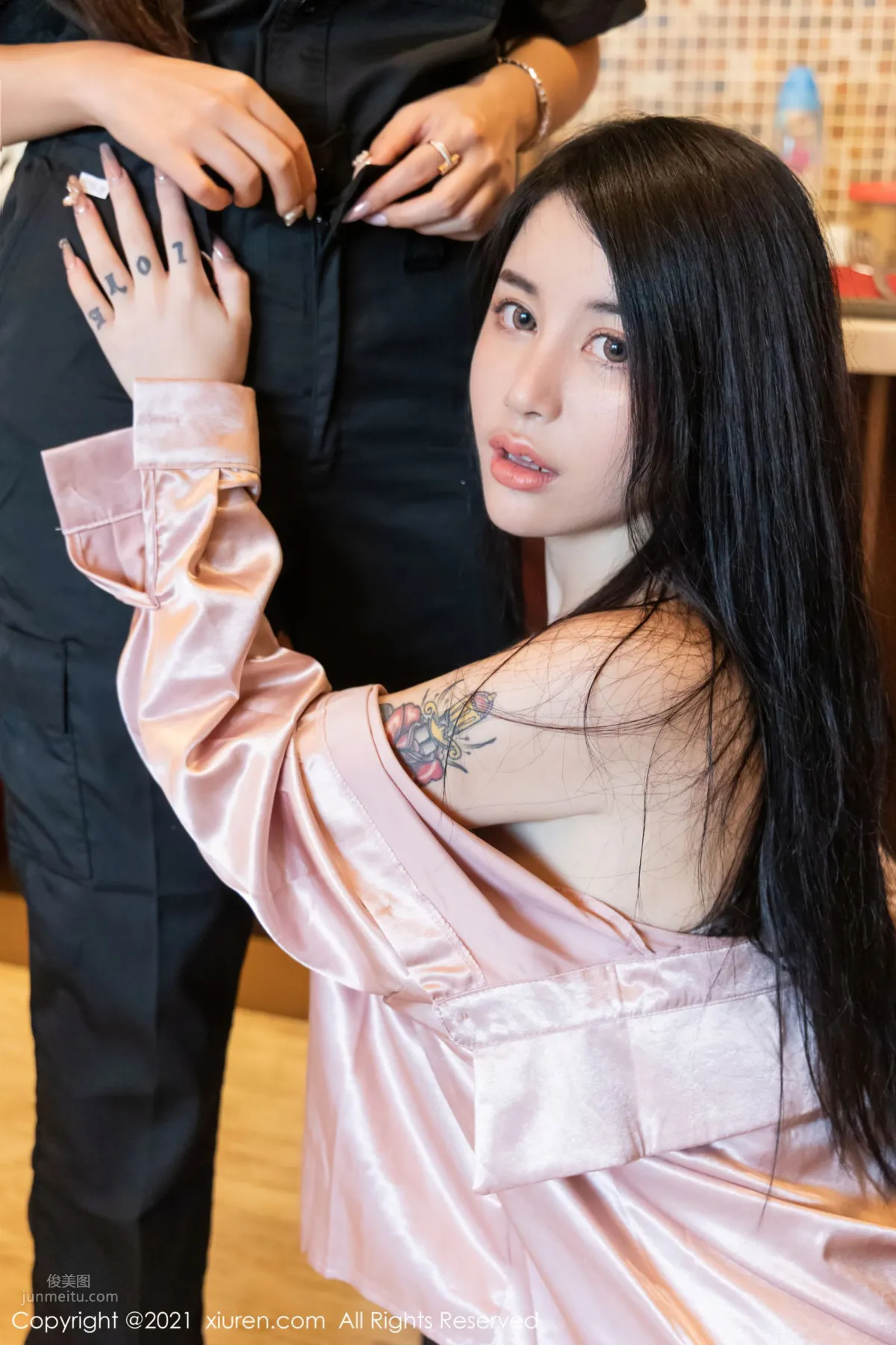 Meiqi Mia and Menghan Yao, Property Security Guard Fixes Water Pipe photo 28