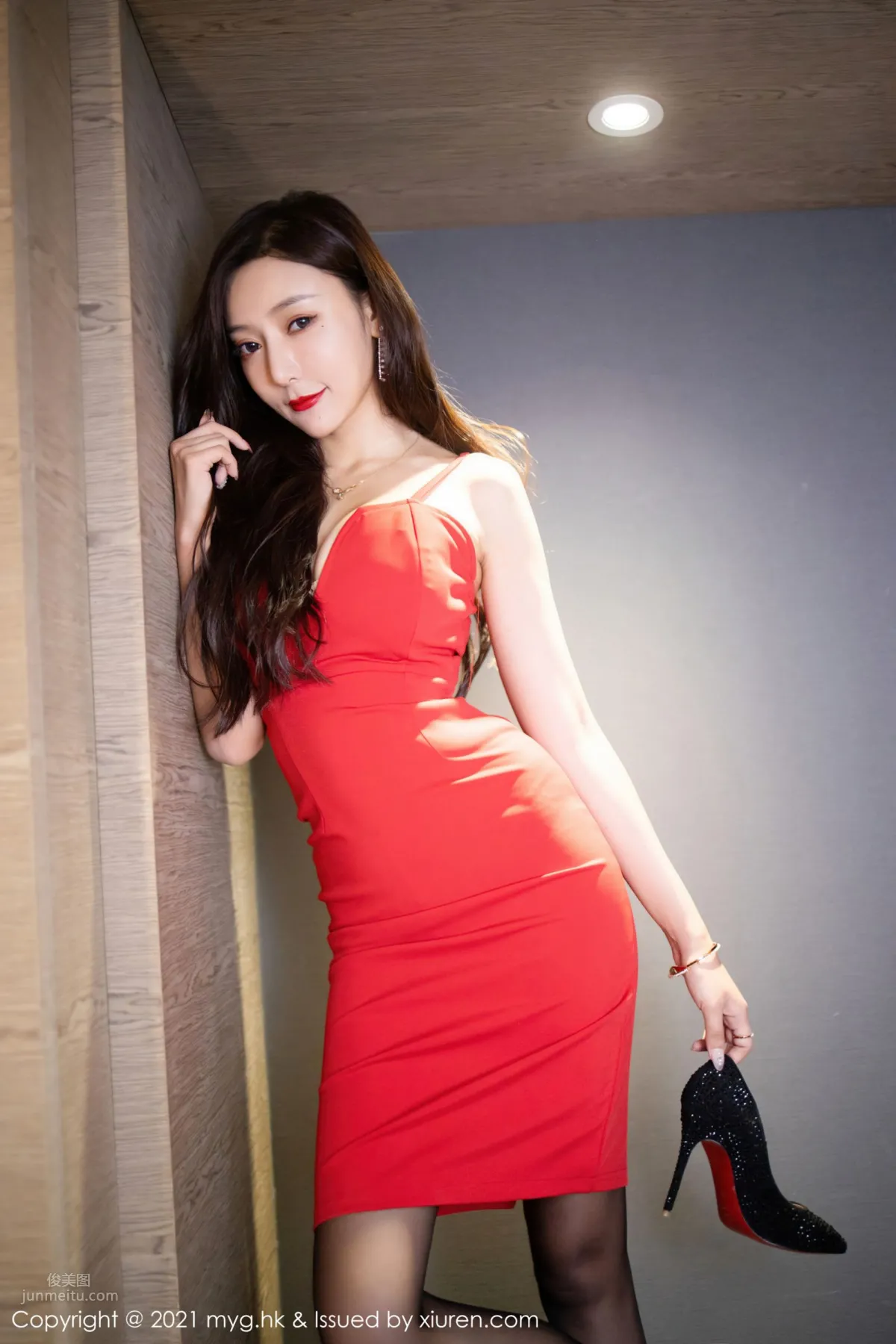 Red Dress Goddess Yanni Wang, Beautiful Legs and Lively Elegance photo 38