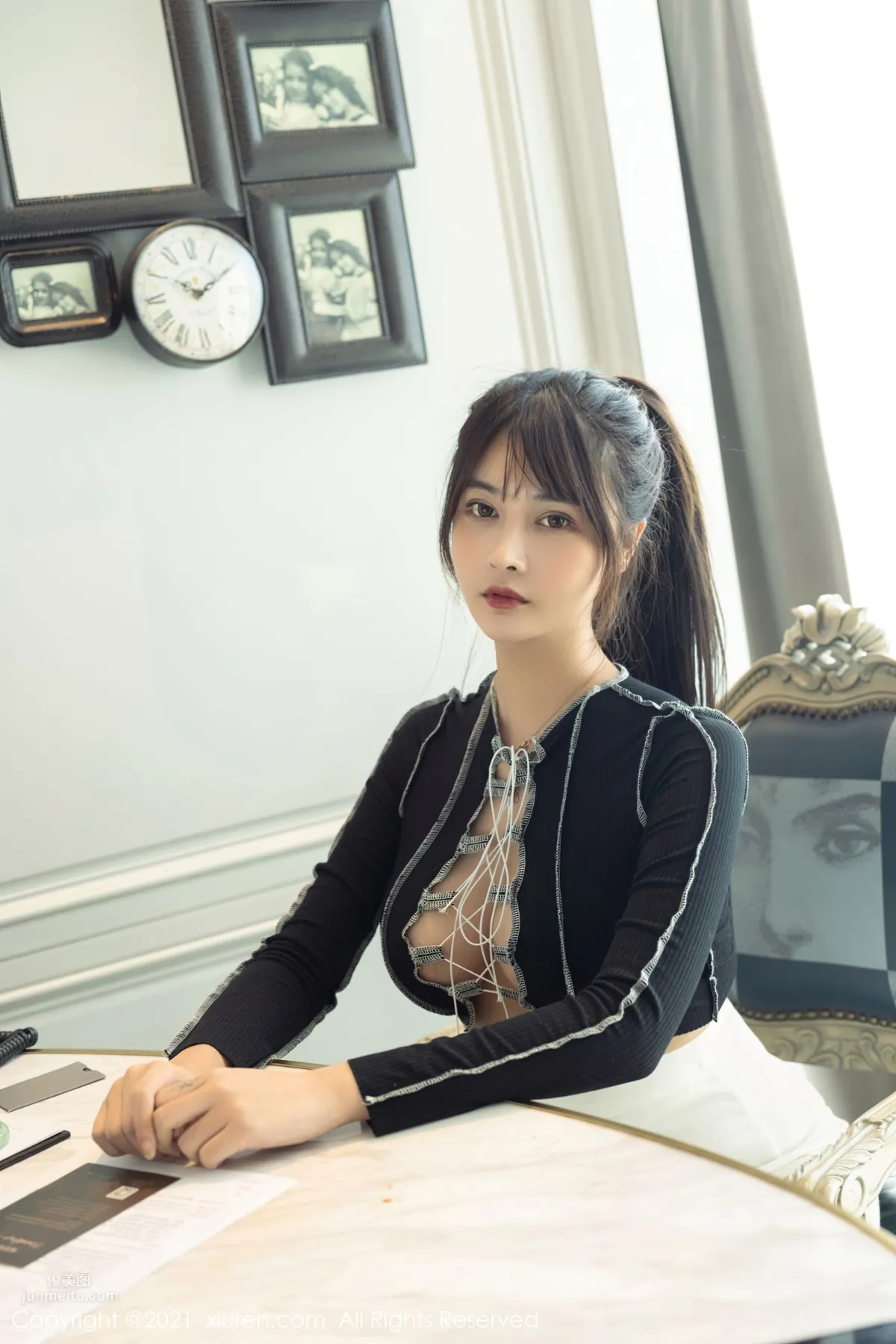 豐滿妹子萌奈子 超A的短裙有緻 2