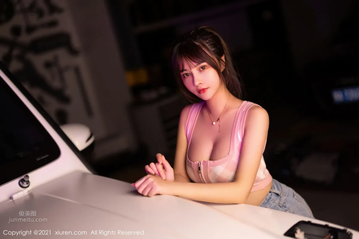 豐滿妹子萌奈子 香車與美人的視覺 22
