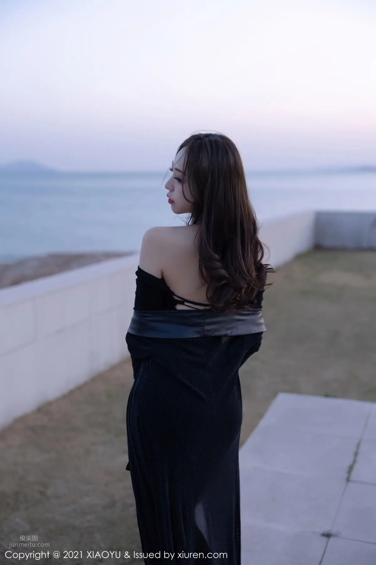 冷艳女神郑颖姗 魅惑的黑色服饰_1