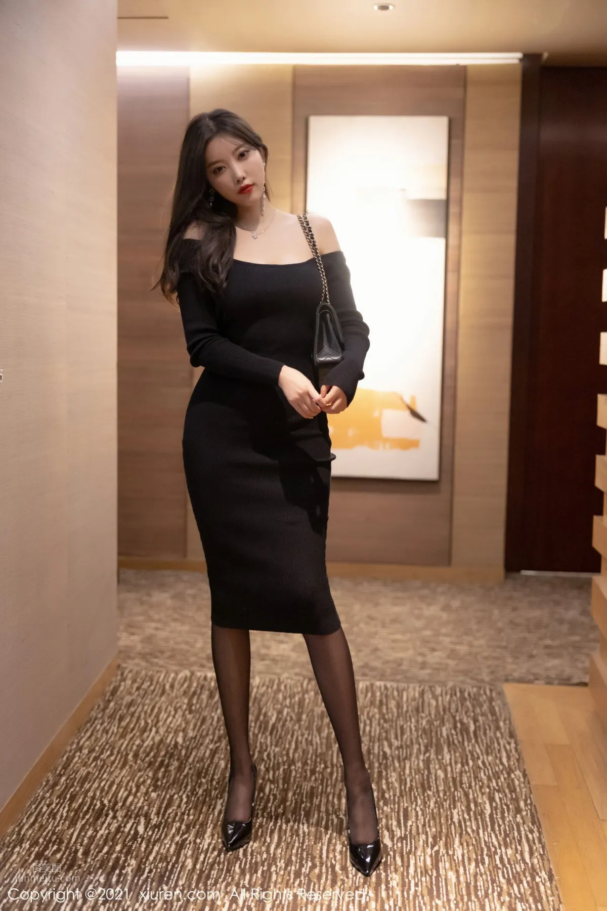 杨晨晨的黑色服饰 婀娜动人透着光_0