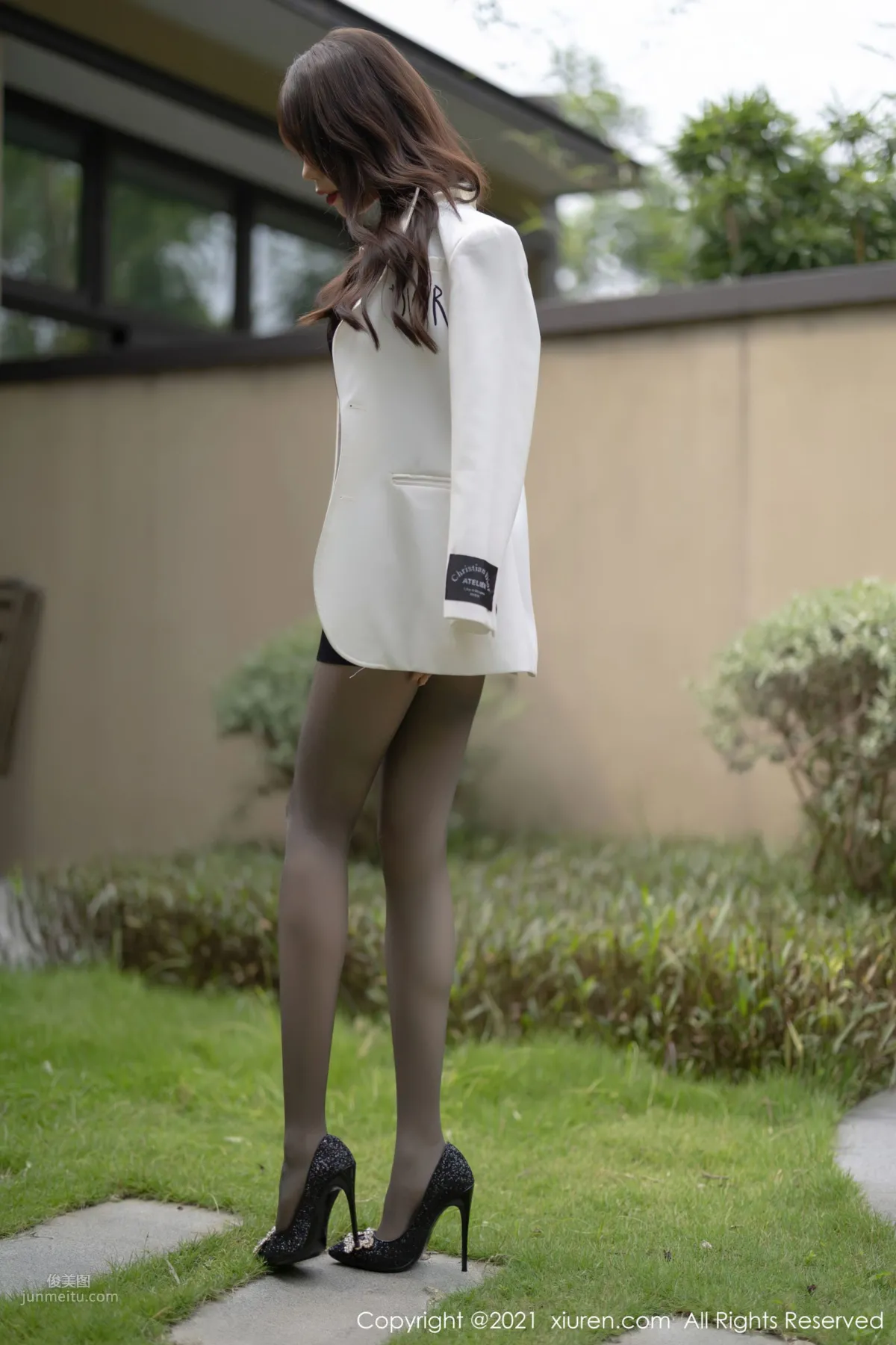 National Goddess Zhizhi Booty, Elegant and Graceful Halter Dress photo 3