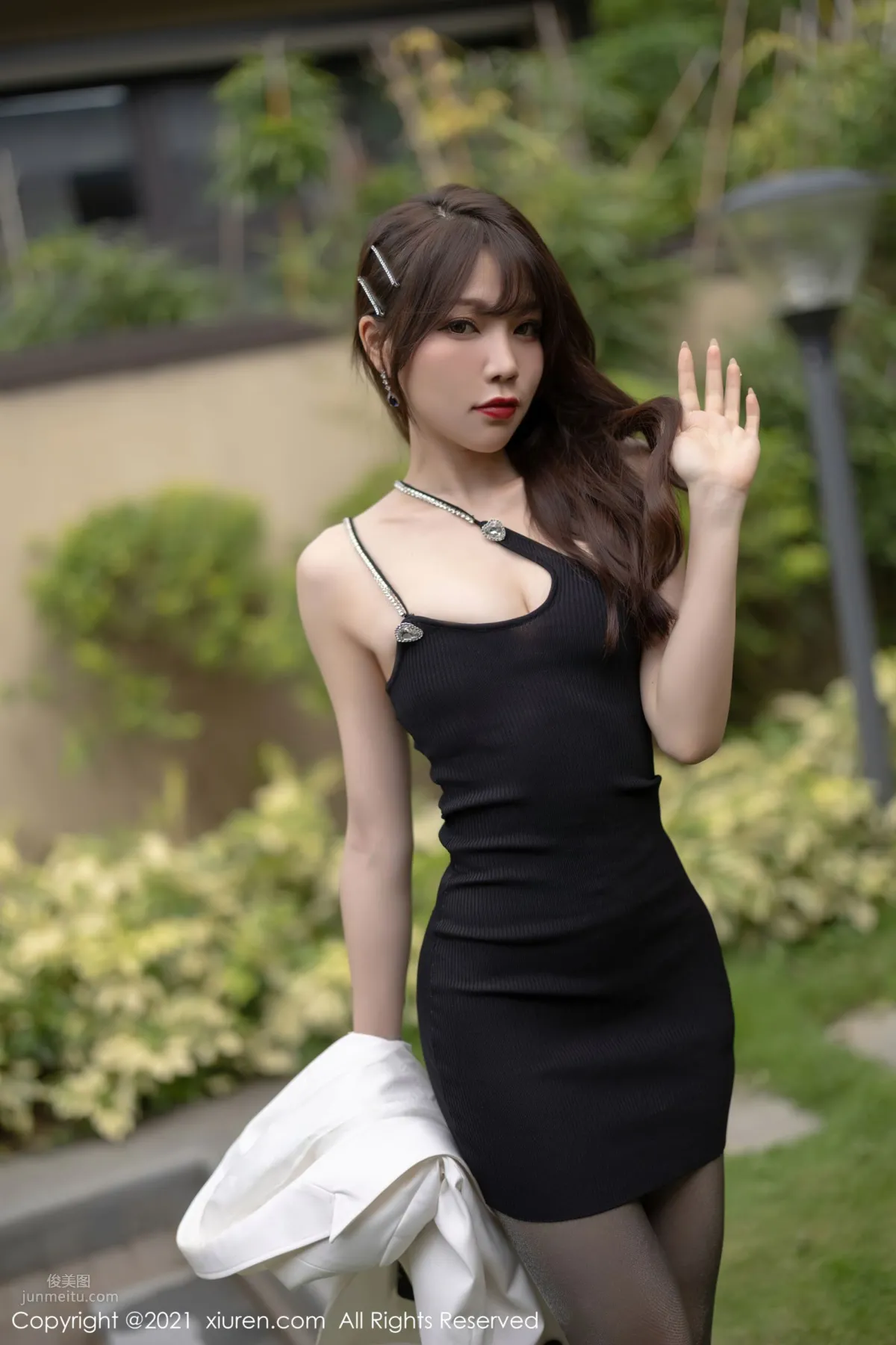 National Goddess Zhizhi Booty, Elegant and Graceful Halter Dress photo 8