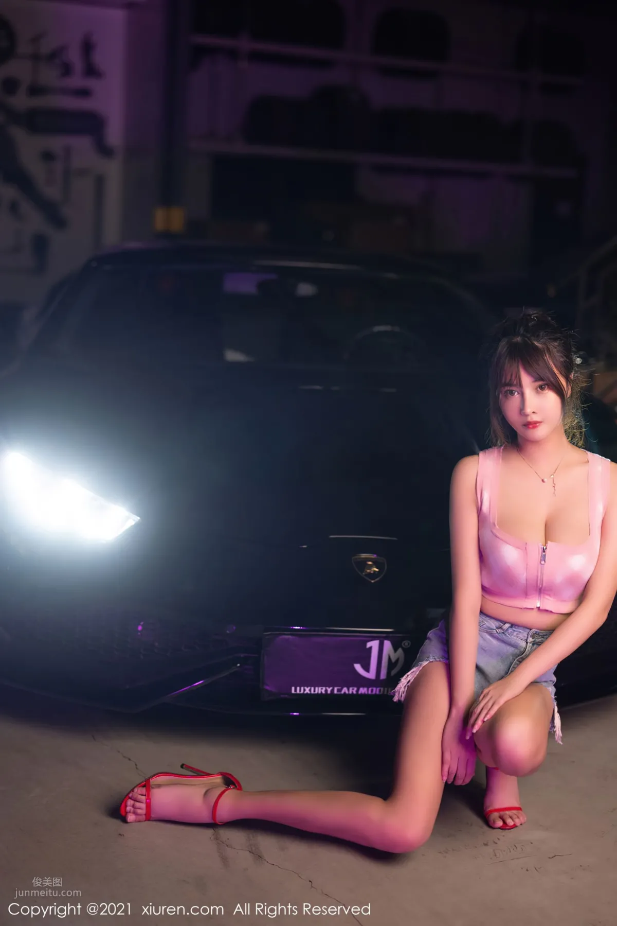 豐滿妹子萌奈子 香車與美人的視覺 12