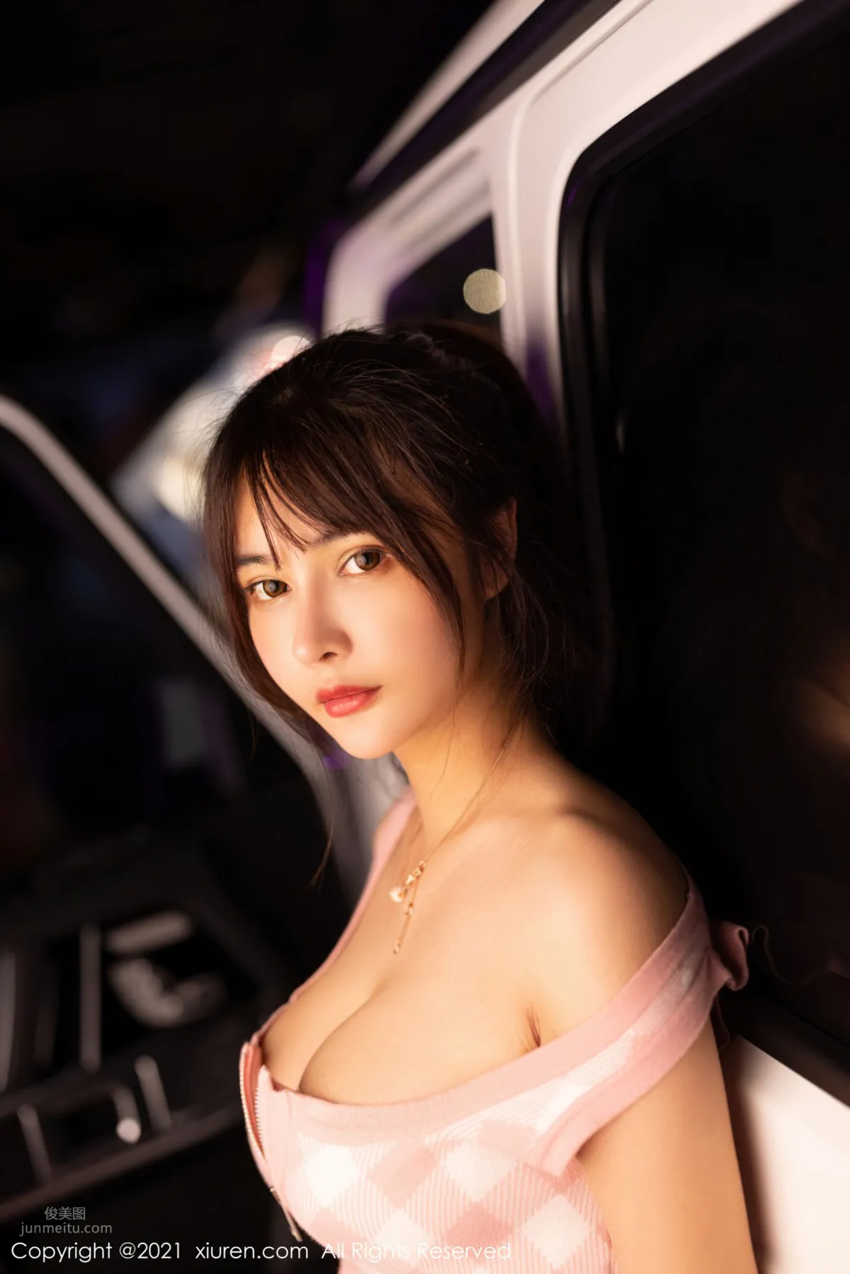 豐滿妹子萌奈子 香車與美人的視覺 38