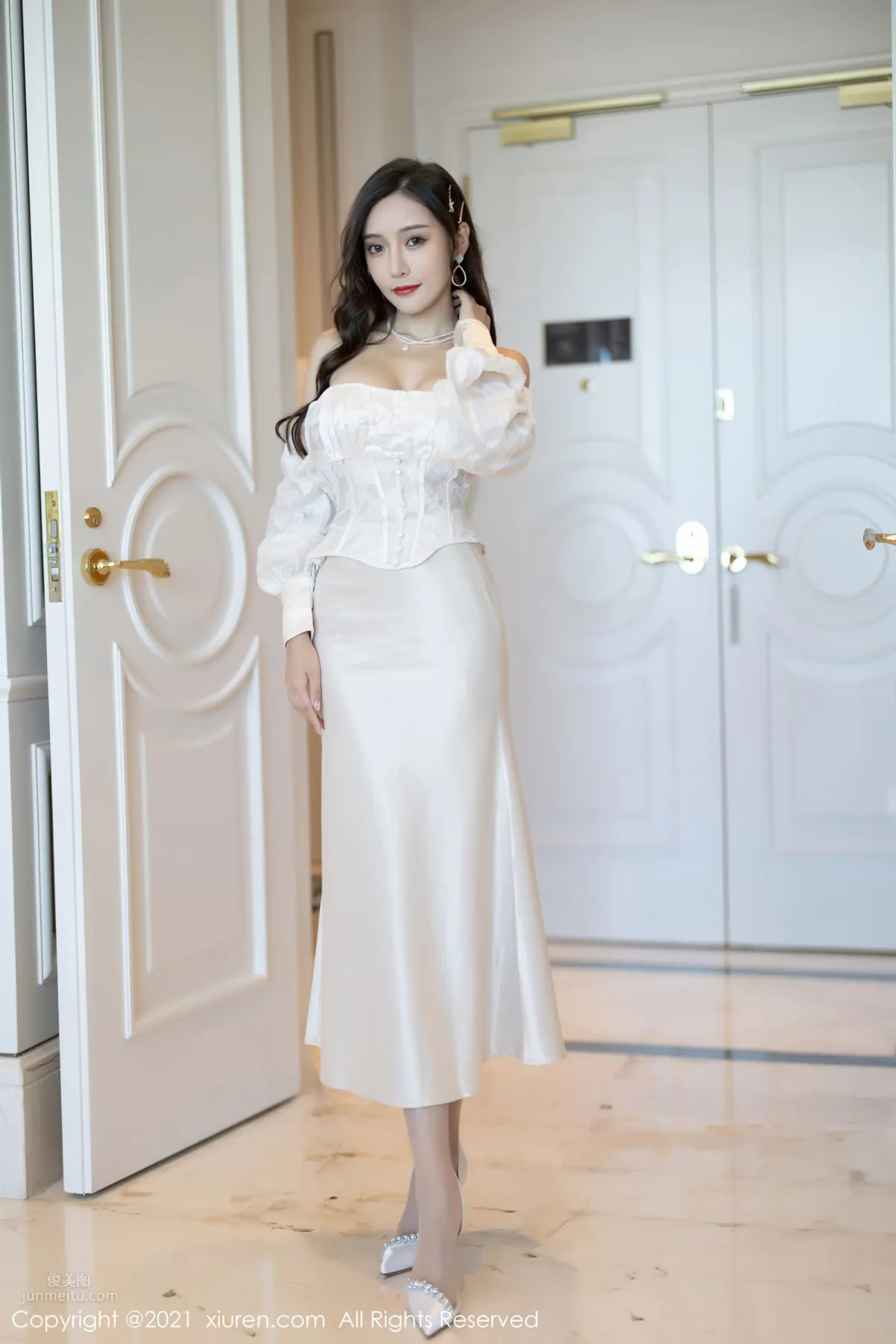 [XiuRen] 2021.10.28 No.4136 Yanni Wang photo 2