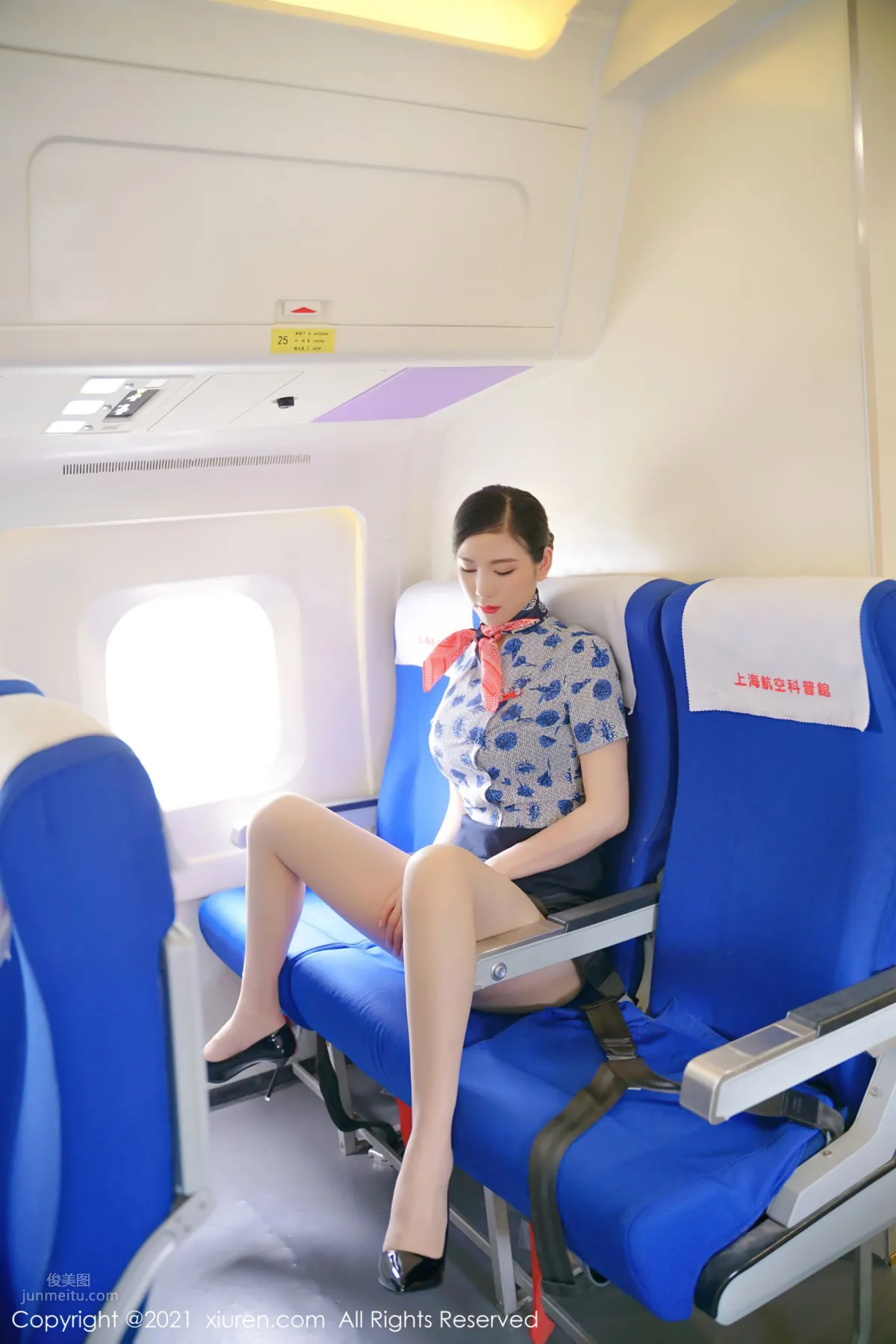 長腿空姐李雅柔 高挑迷人身姿盡顯 24