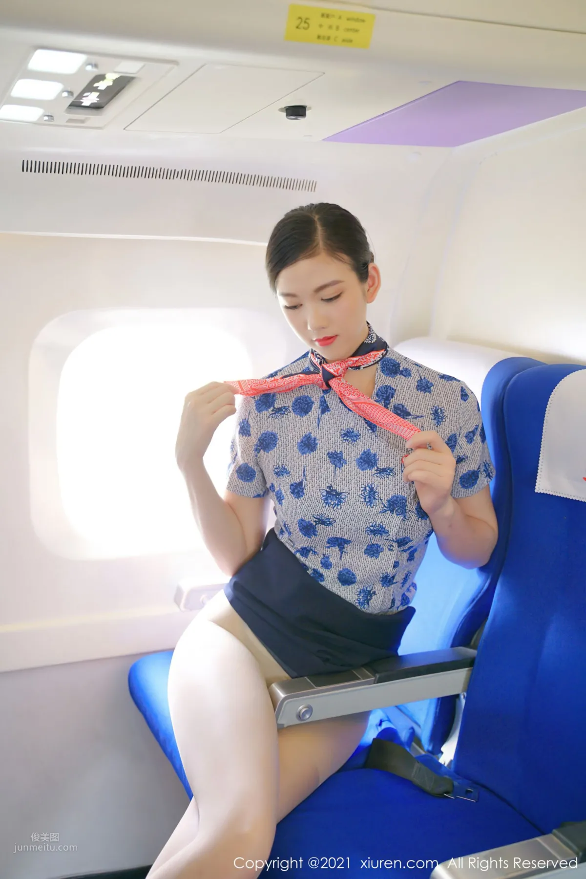 長腿空姐李雅柔 高挑迷人身姿盡顯 18
