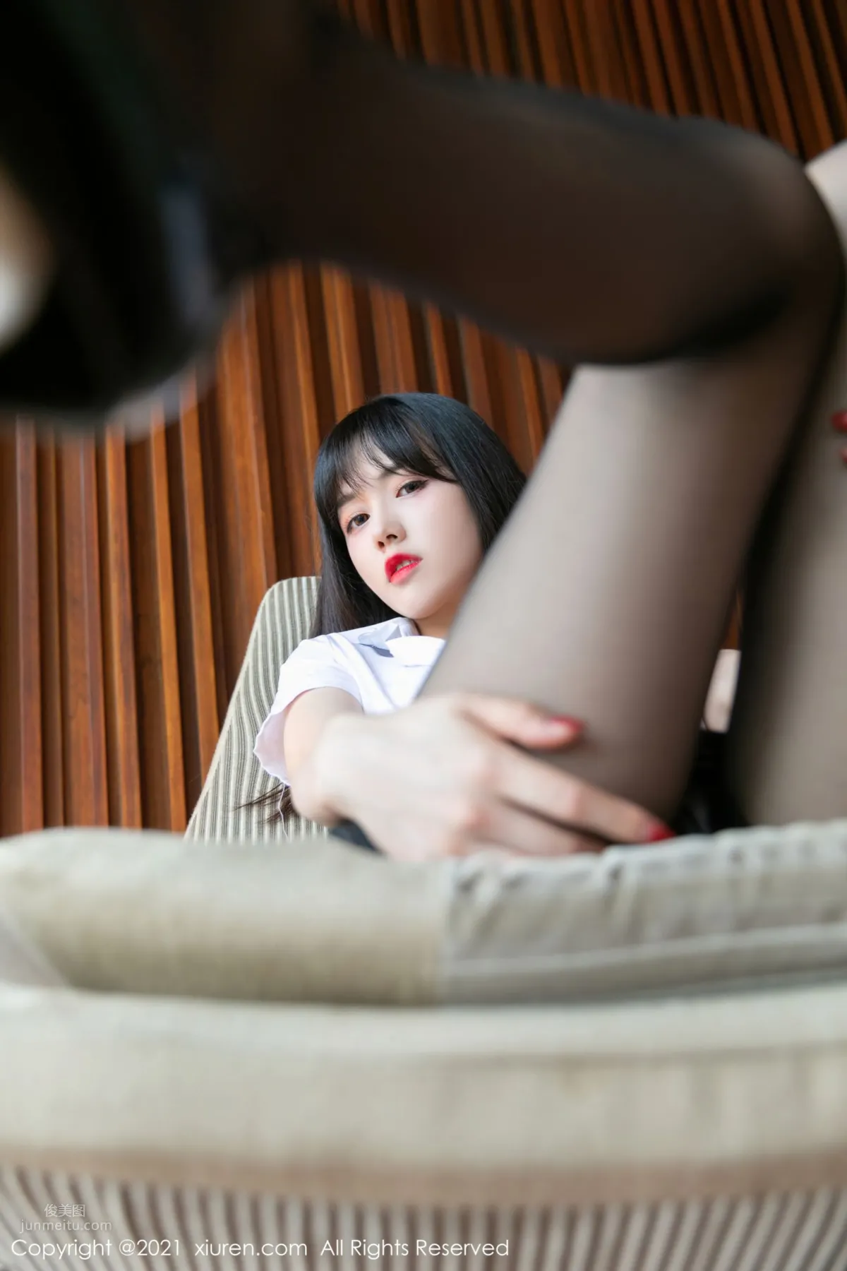 New Model Youzi 178, Classic White Shirt and Black Skirt [XiuRen] photo 15