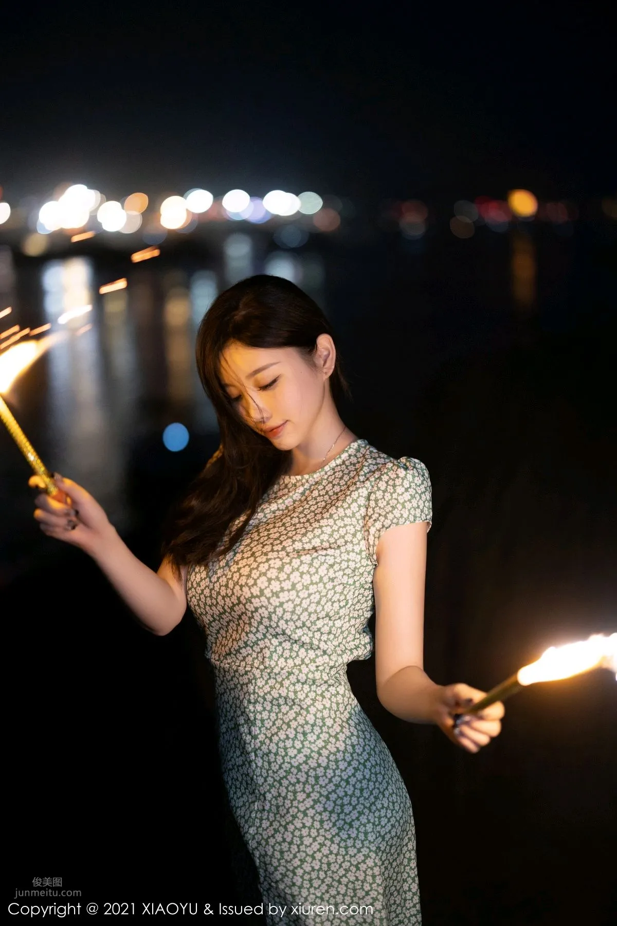 杨晨晨广西旅拍 宛如动人的孔雀_73