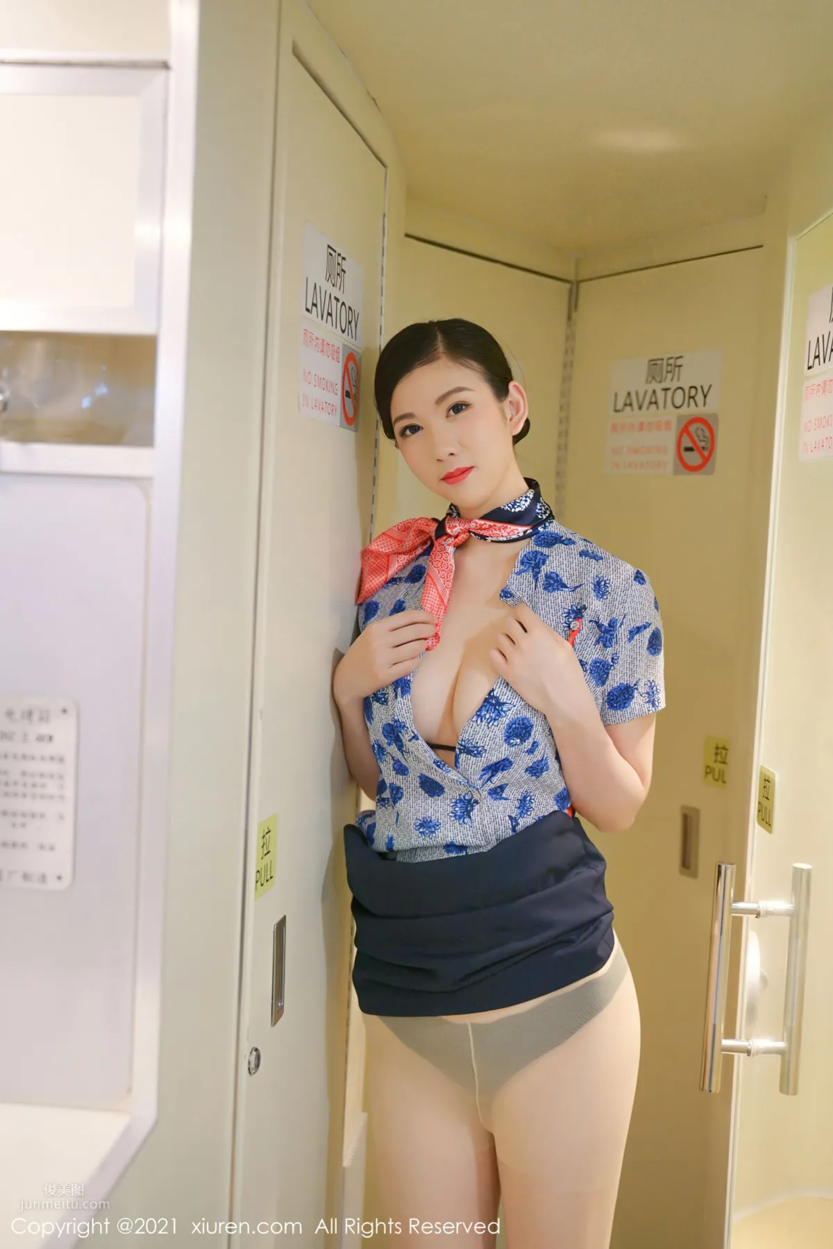 長腿空姐李雅柔 高挑迷人身姿盡顯 40