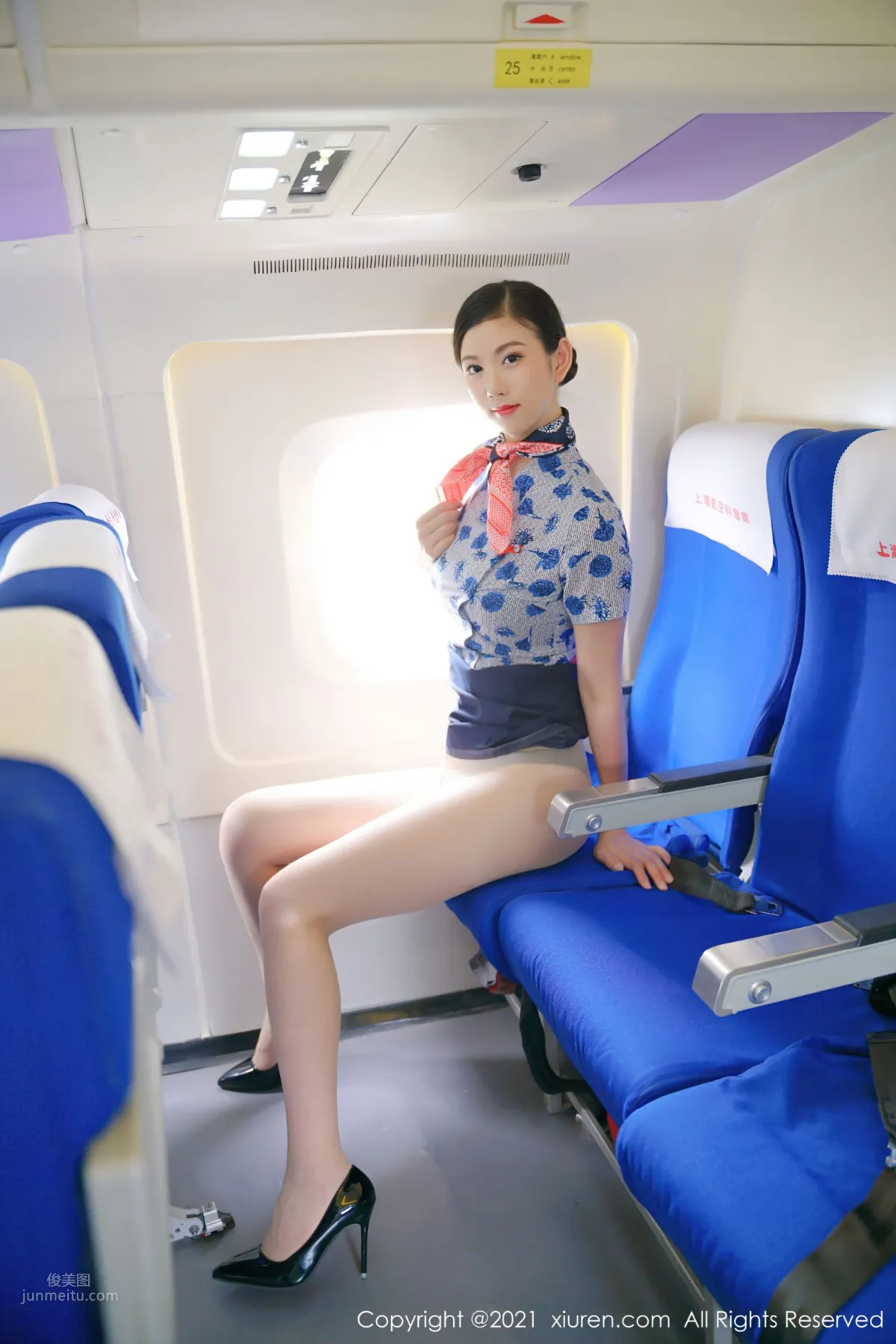 長腿空姐李雅柔 高挑迷人身姿盡顯 15