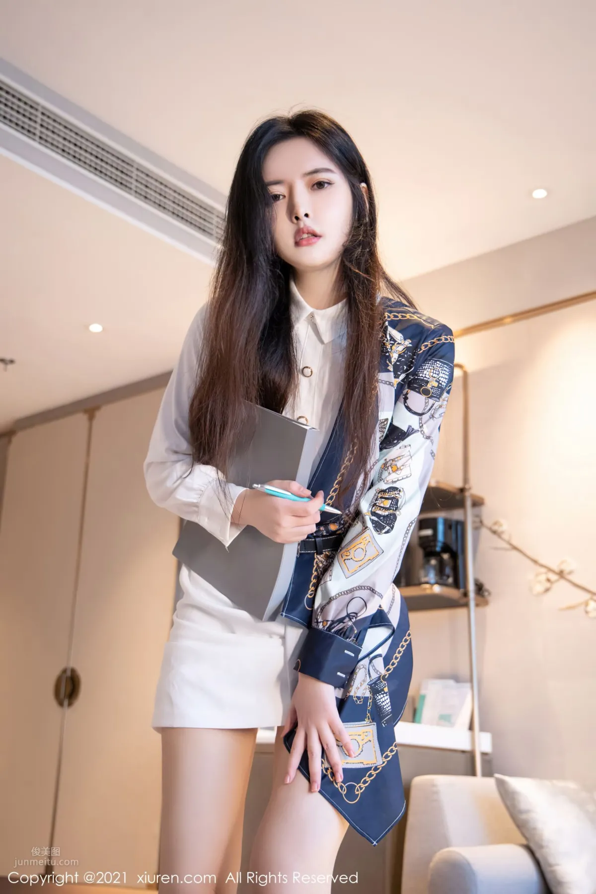 Chuchu Dongren Bailu Xiaozhu, Graceful and Charming Figure photo 15