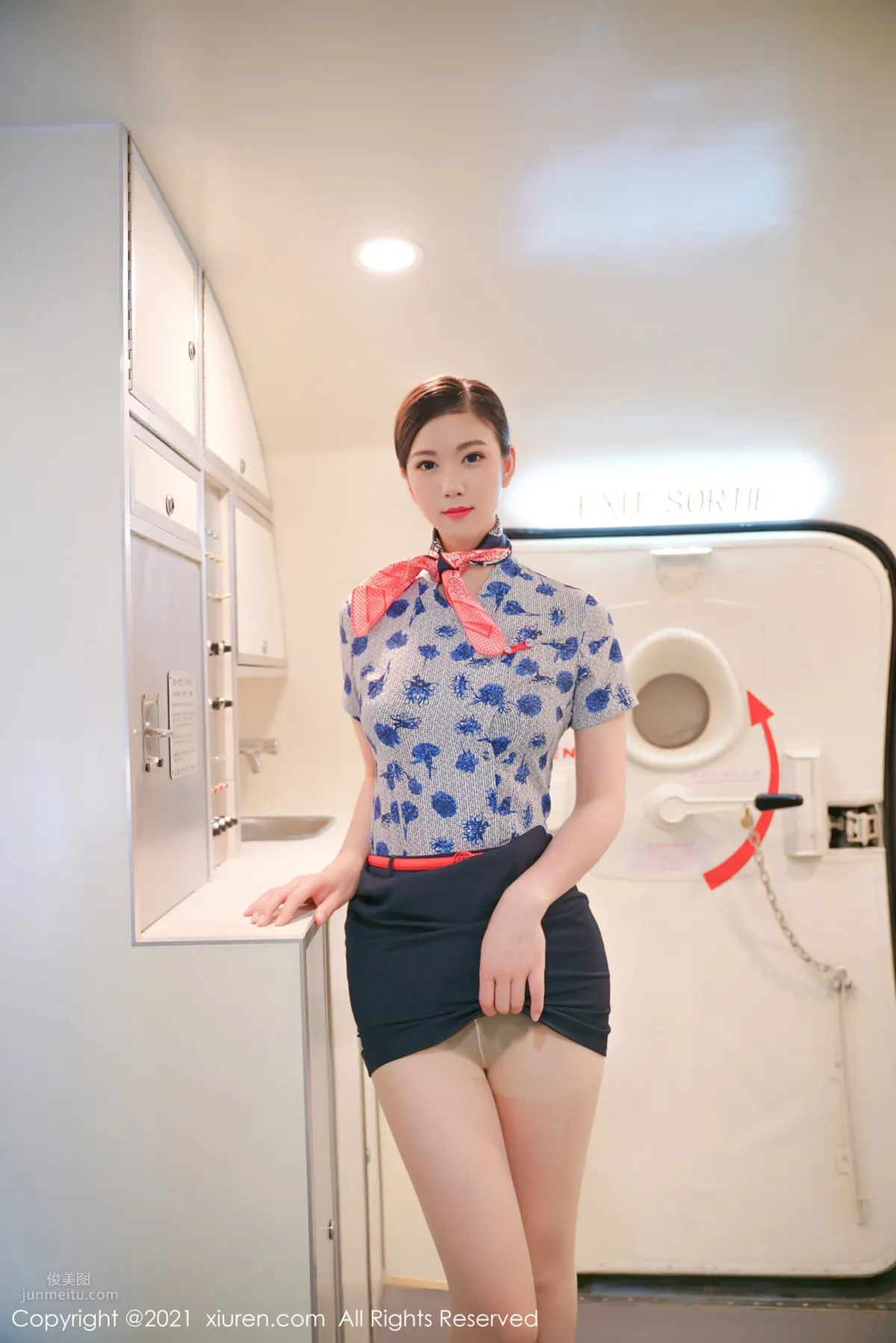 長腿空姐李雅柔 高挑迷人身姿盡顯 2