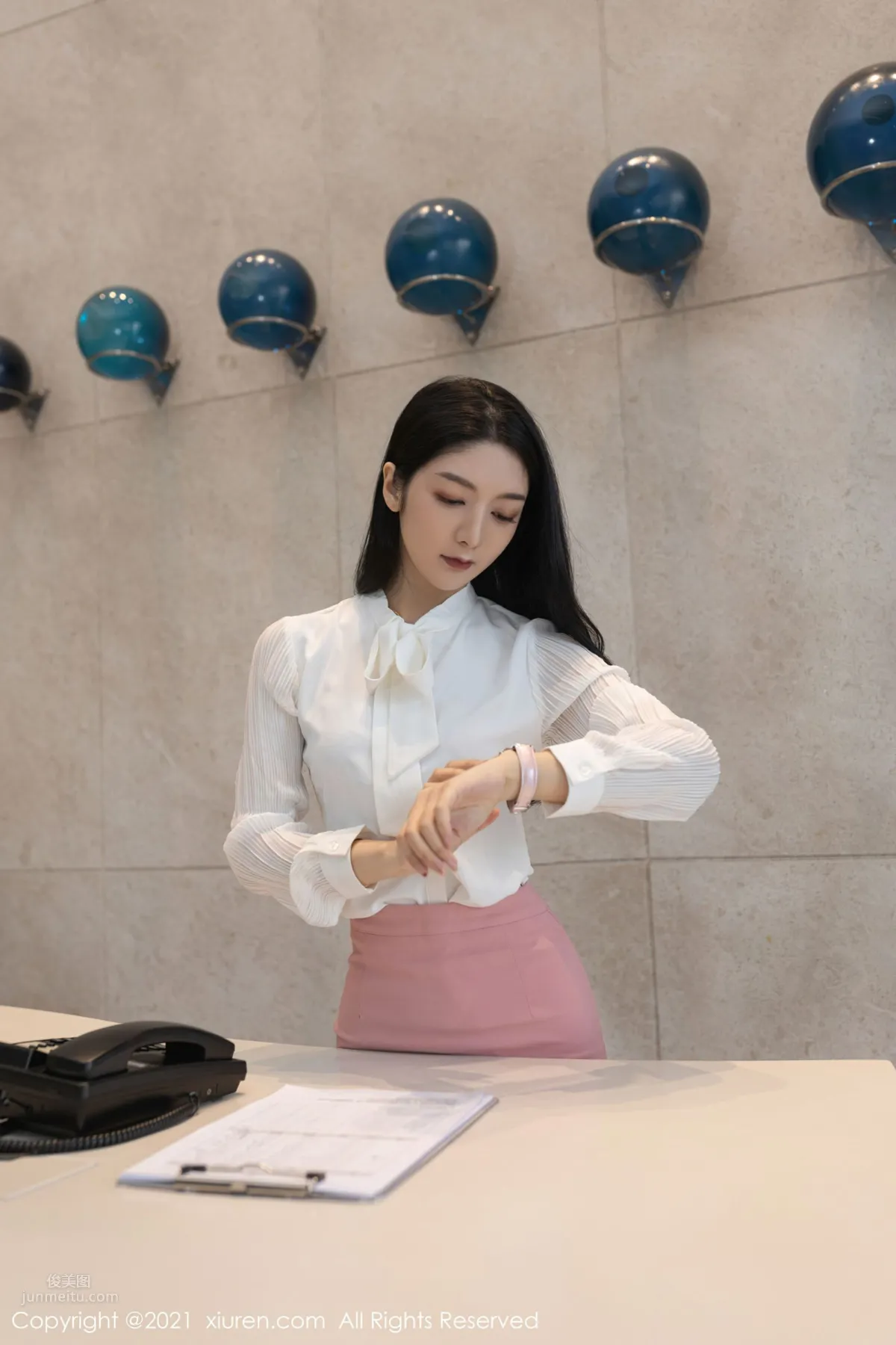 Forward Miss Xiao Reba Pink Delicate Professional Attire photo 3
