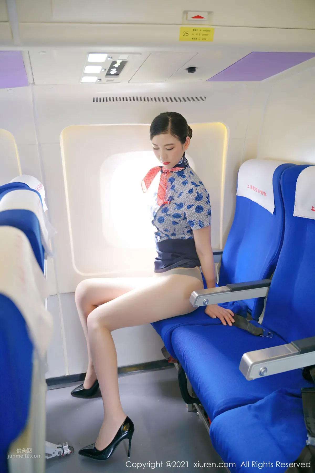 長腿空姐李雅柔 高挑迷人身姿盡顯 14