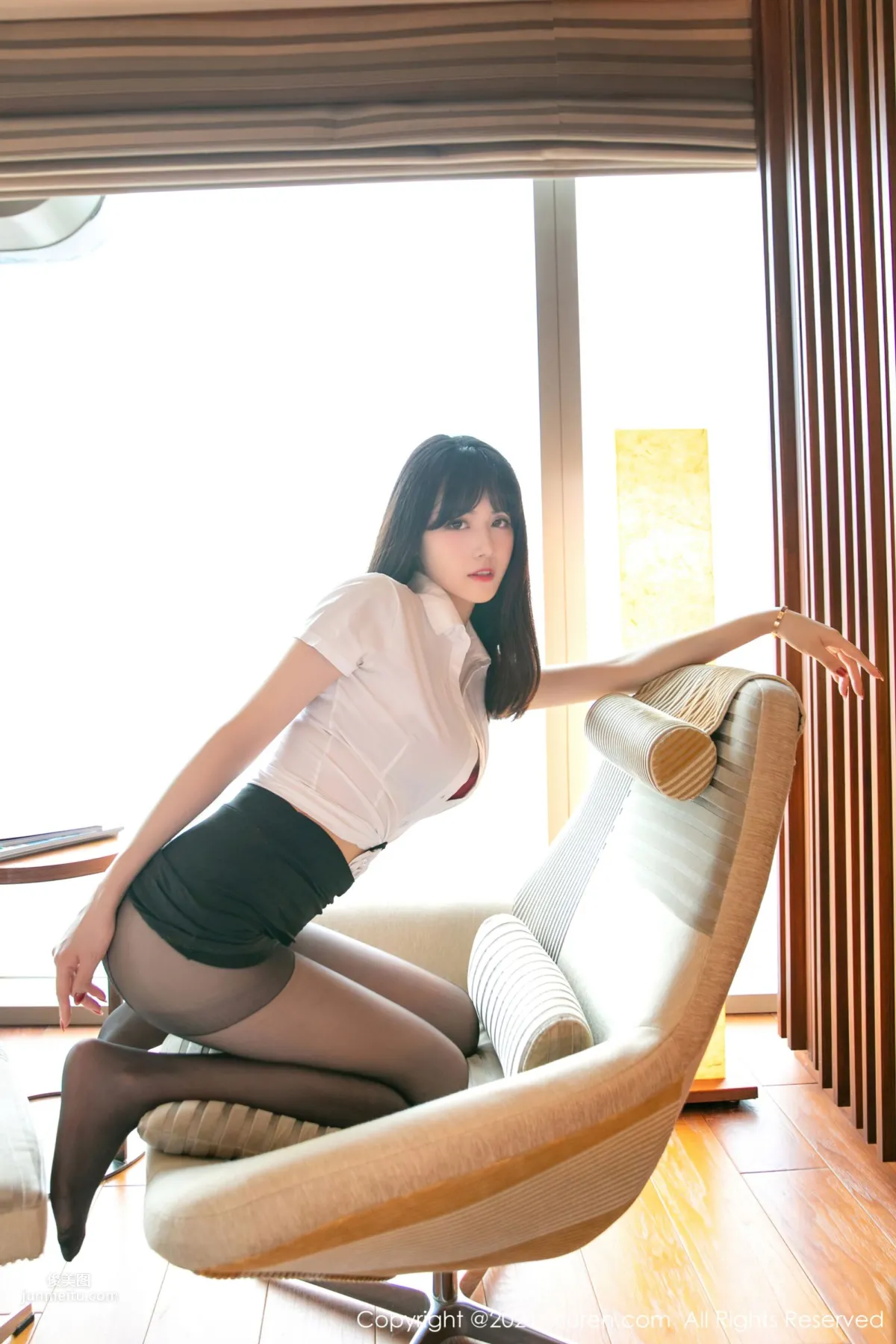 New Model Youzi 178, Classic White Shirt and Black Skirt [XiuRen] photo 27