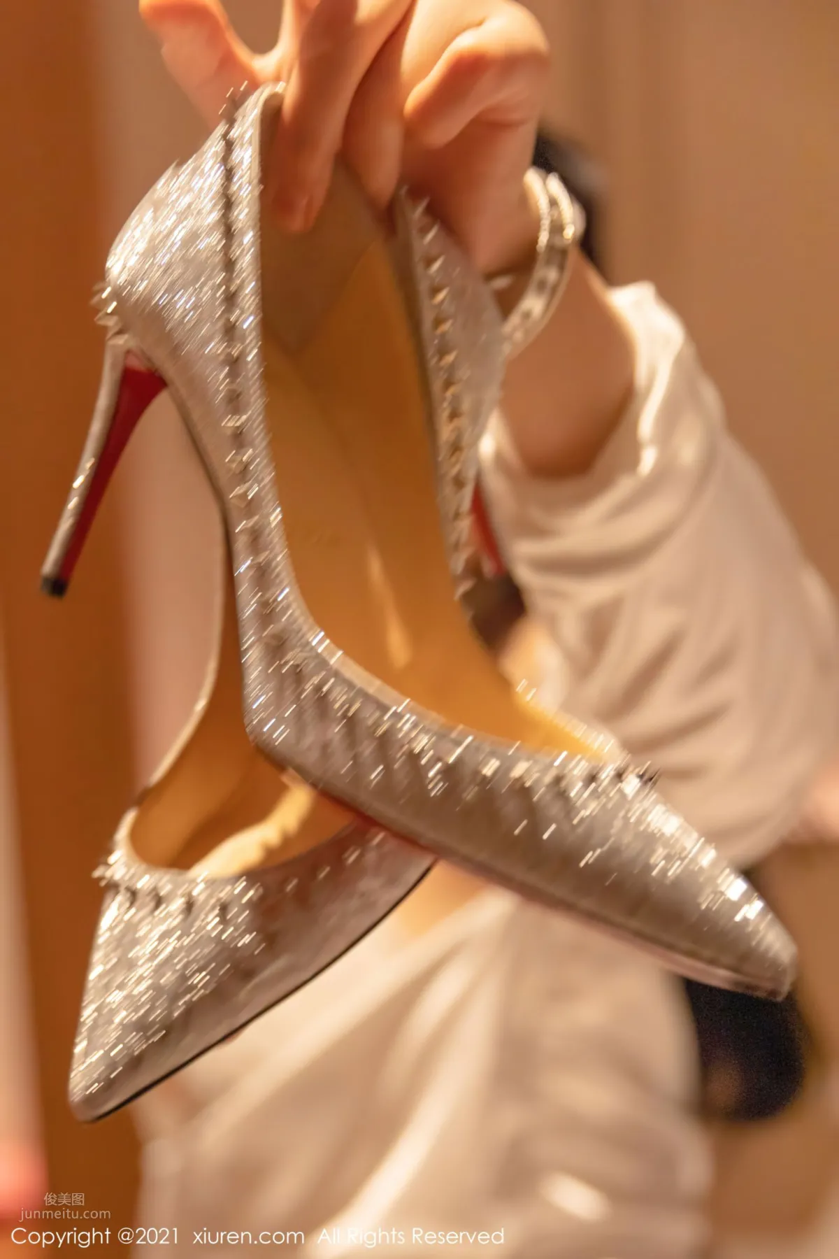 Barbie Keer Xiamen Travel Shoot Silver Outfit Silk Outfit photo 29